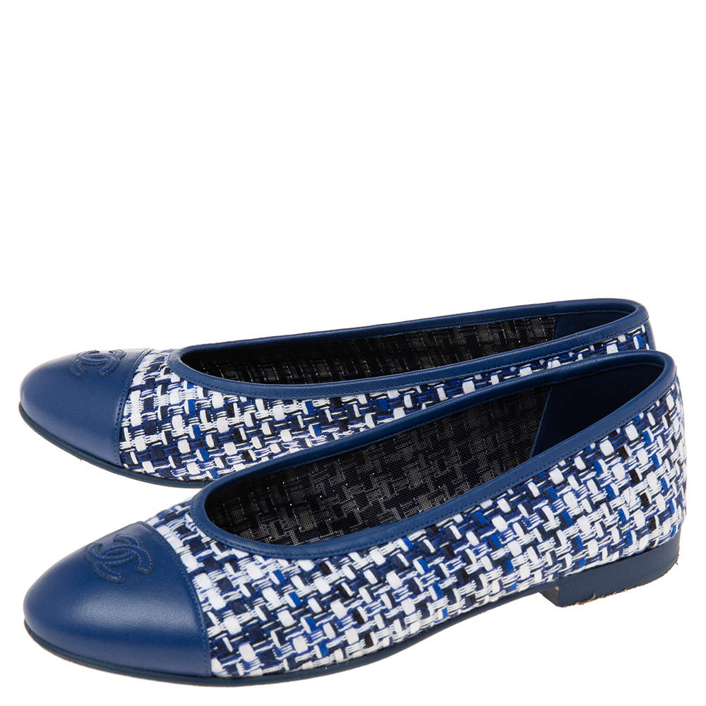 Chanel Blue/White Tweed Fabric And Leather CC Cap Toe Bow Ballet Flats Size  38