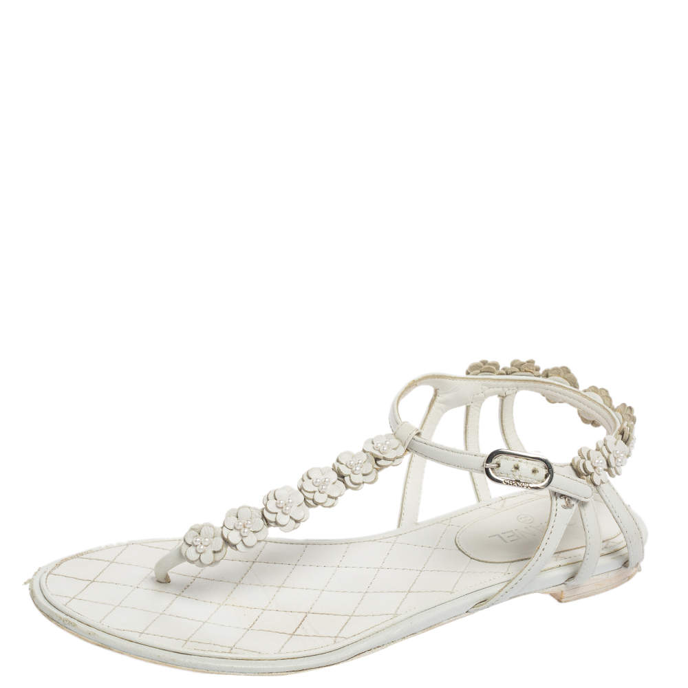 Pre Owned Chanel White Leather CC Flower Thong Flats Size 37