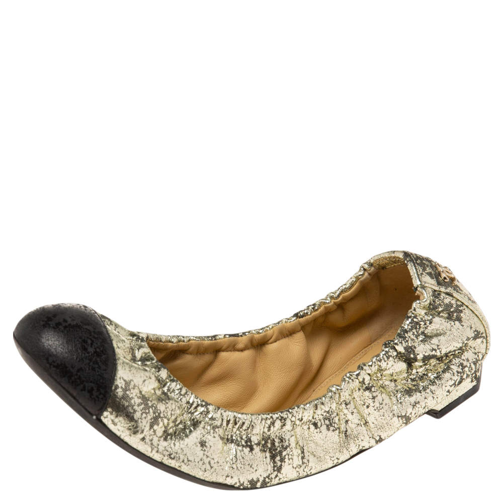 Pre Owned Chanel Metallic Gold/Black Leather Cap Toe Scrunch Ballet Flats Size 37