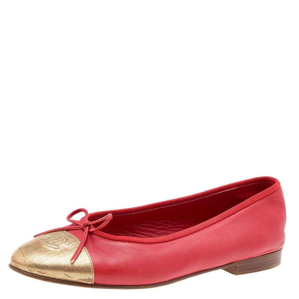 مملوكة مسبقًا Chanel Red/Gold Leather CC Cap Toe Bow Ballet Flats Size 38