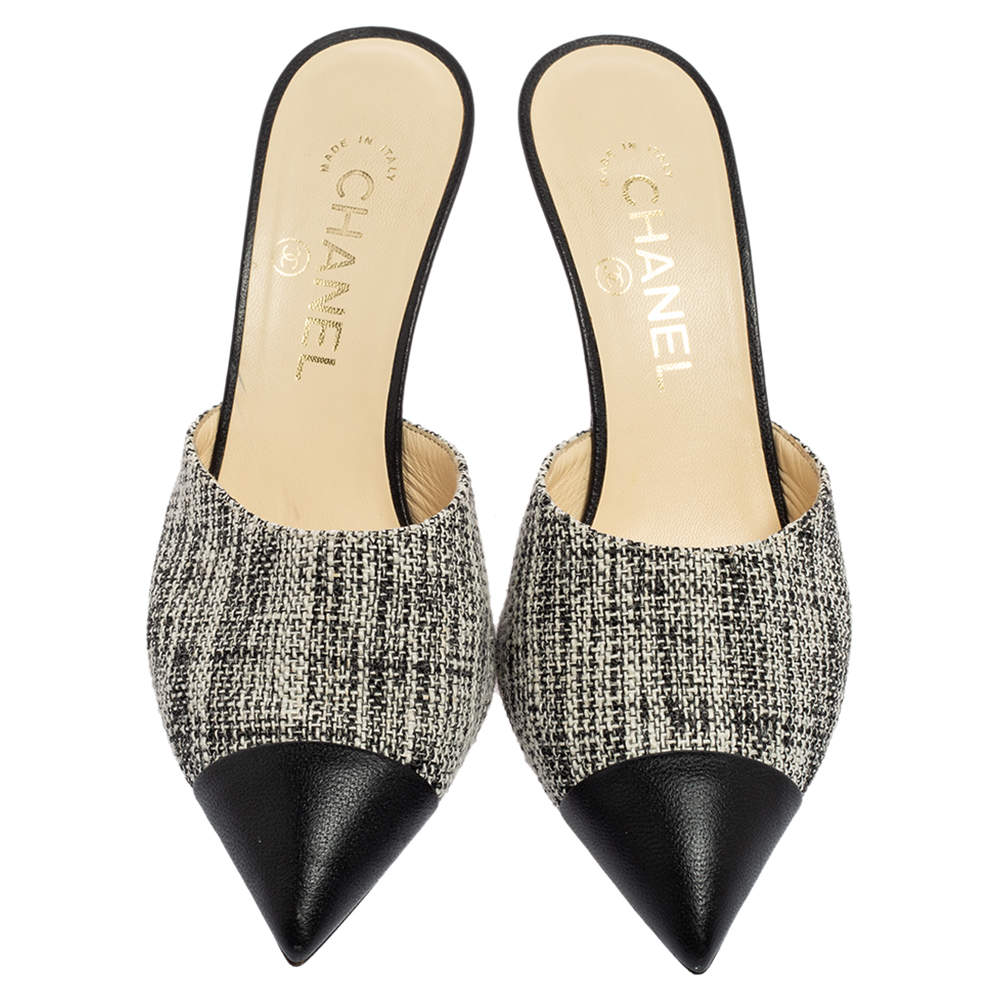 Chanel Black/White Leather And Tweed Fabric CC Mules Size 37 Chanel