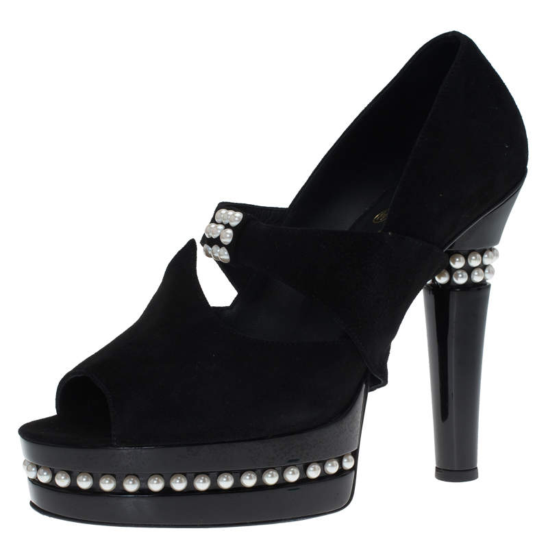 Pre Owned حذاء كعب عالي شانيل "موسكو كولكشن" بنعل سميك و بحواف مزينة بلؤلؤ جلد و سويدي أسود مقاس 38.5