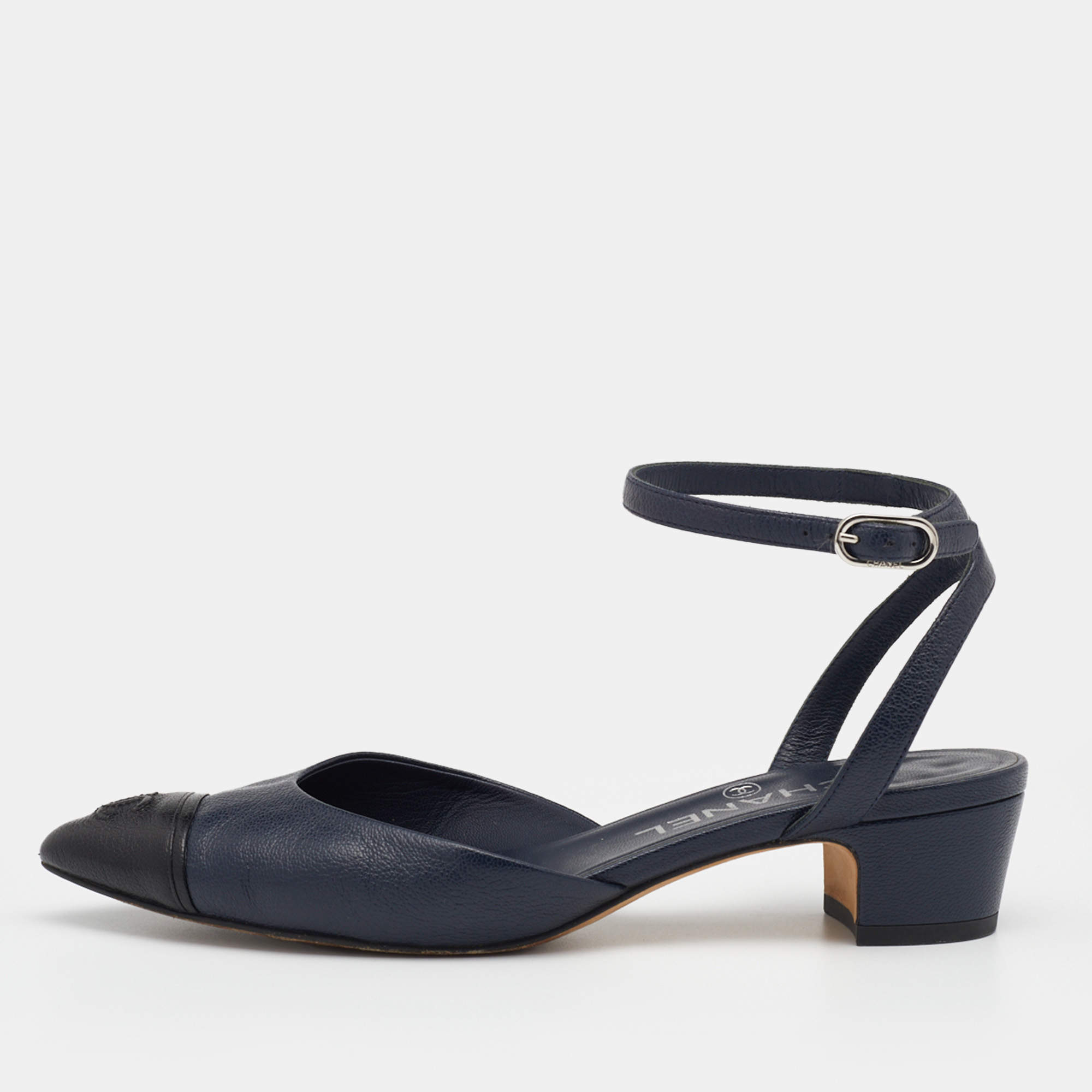 مملوكة مسبقًا Chanel Navy Blue/Black Leather CC Cap Toe Ankle Strap Sandals Size 37