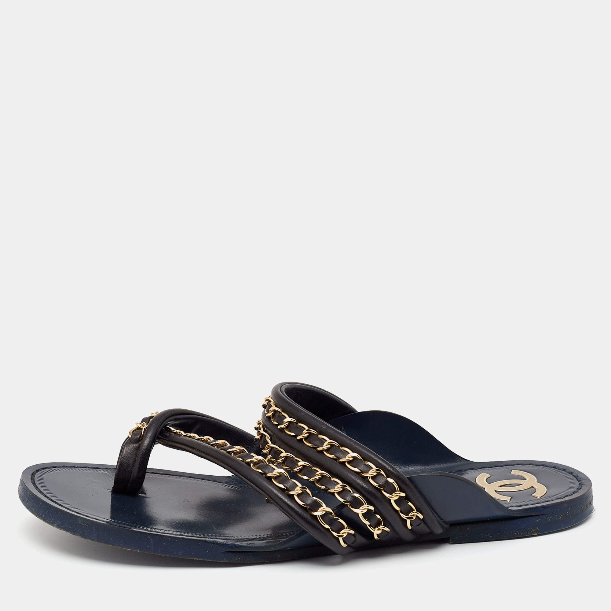 مملوكة مسبقًا Chanel Navy Blue Leather Chain Flat Sandals Size 39