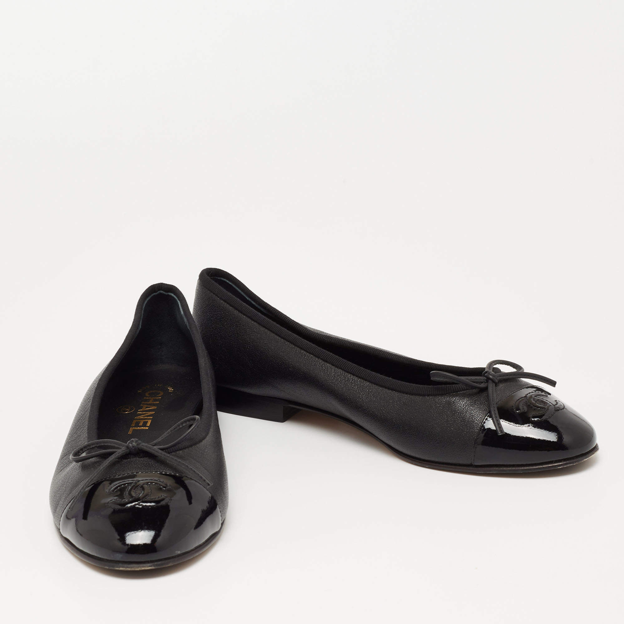 Chanel Flats Black Leather ref.111903 - Joli Closet
