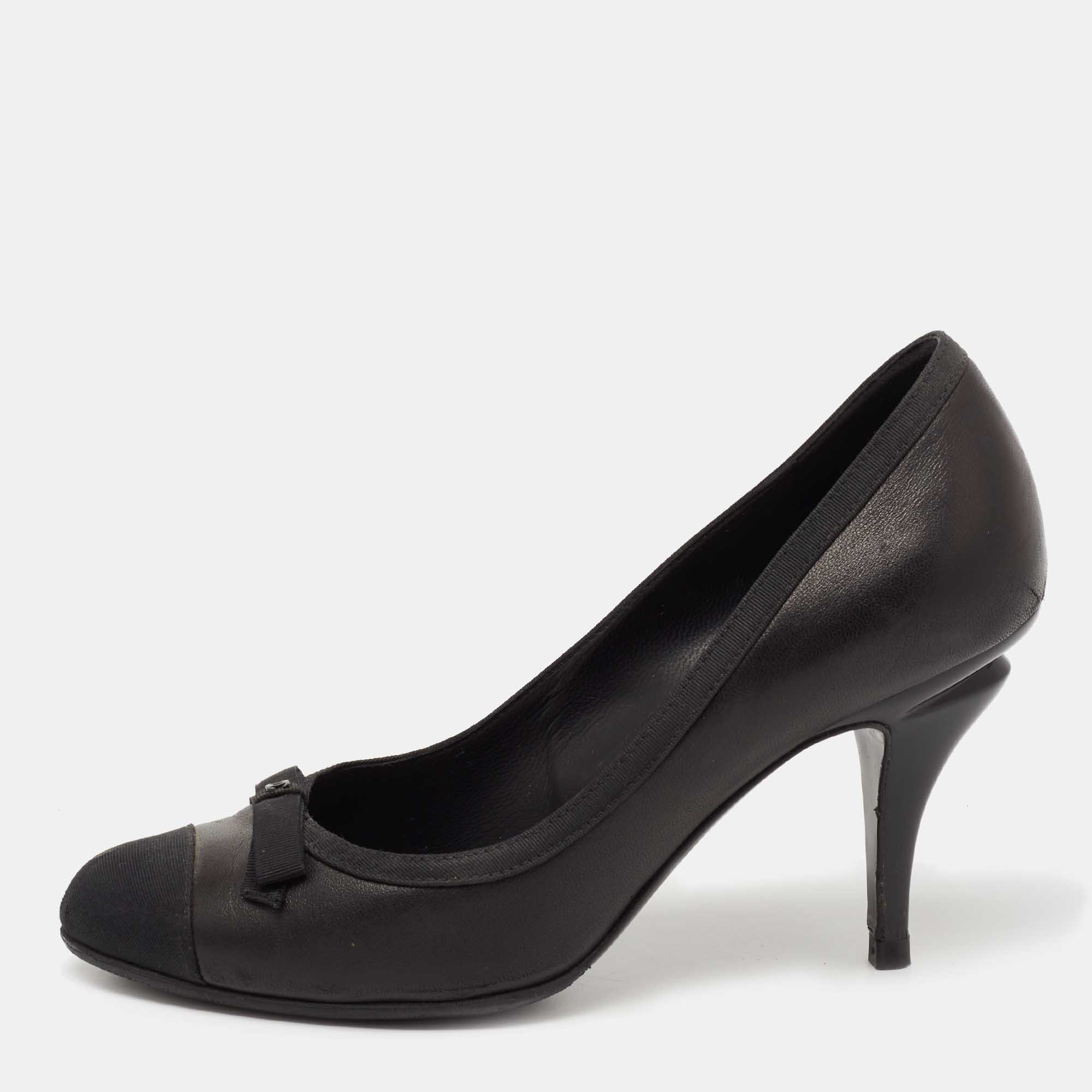 Pre Owned Chanel  Black Canvas And Leather CC Cap Toe Pumps Size 36