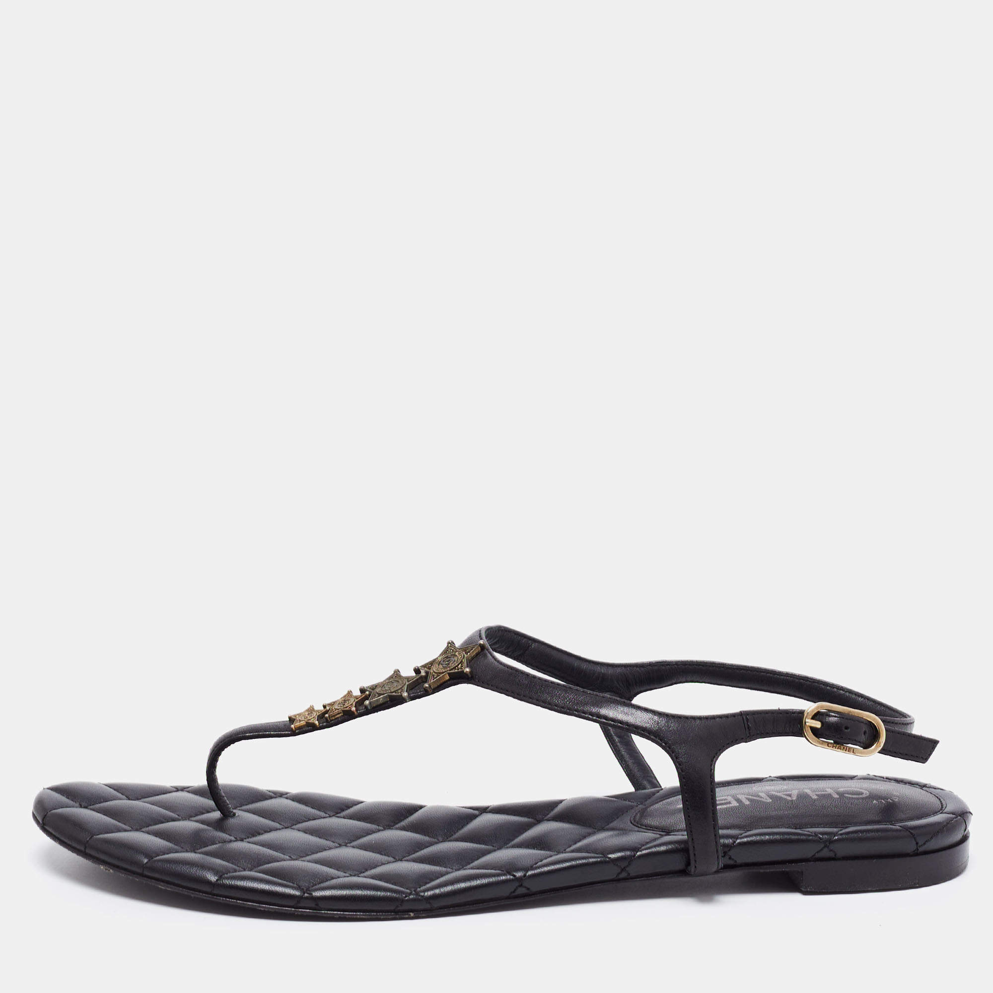 مملوكة مسبقًا صندل فلات إصبع شانيل جلد أسود مزخرف نجوم سير كاحل مقاس 41