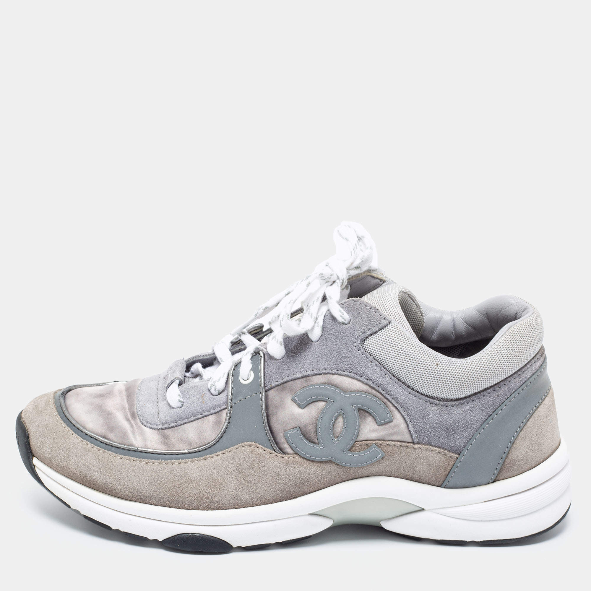 Pre Owned حذاء رياضي شانيل جلد وسويدي رصاصي سي سي برب اط مقاس 40