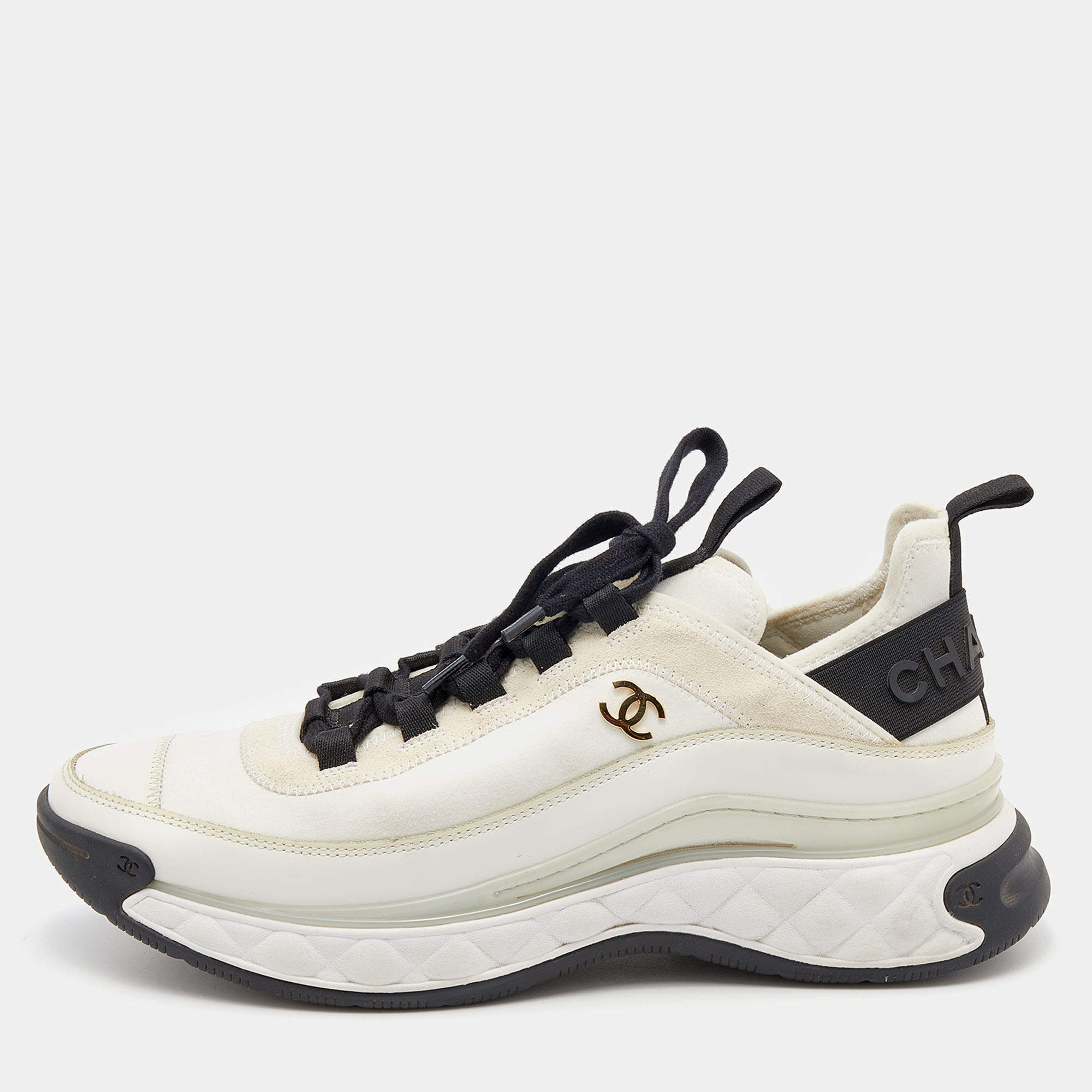 Chanel White Low Top CC Sneakers Leather ref.927833 - Joli Closet