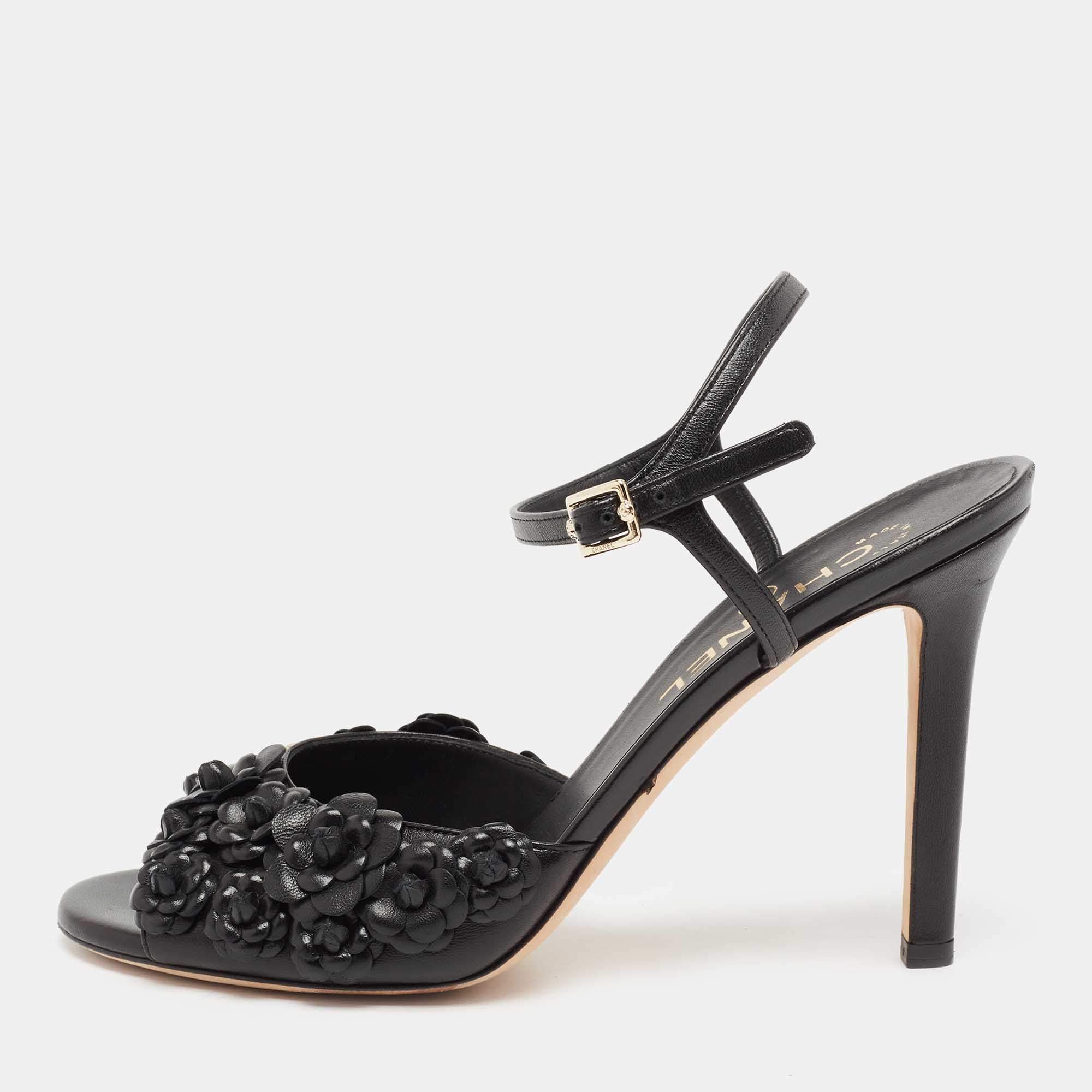 مملوكة مسبقًا Chanel Black Leather Camellia Applique Ankle Strap Sandals Size 39