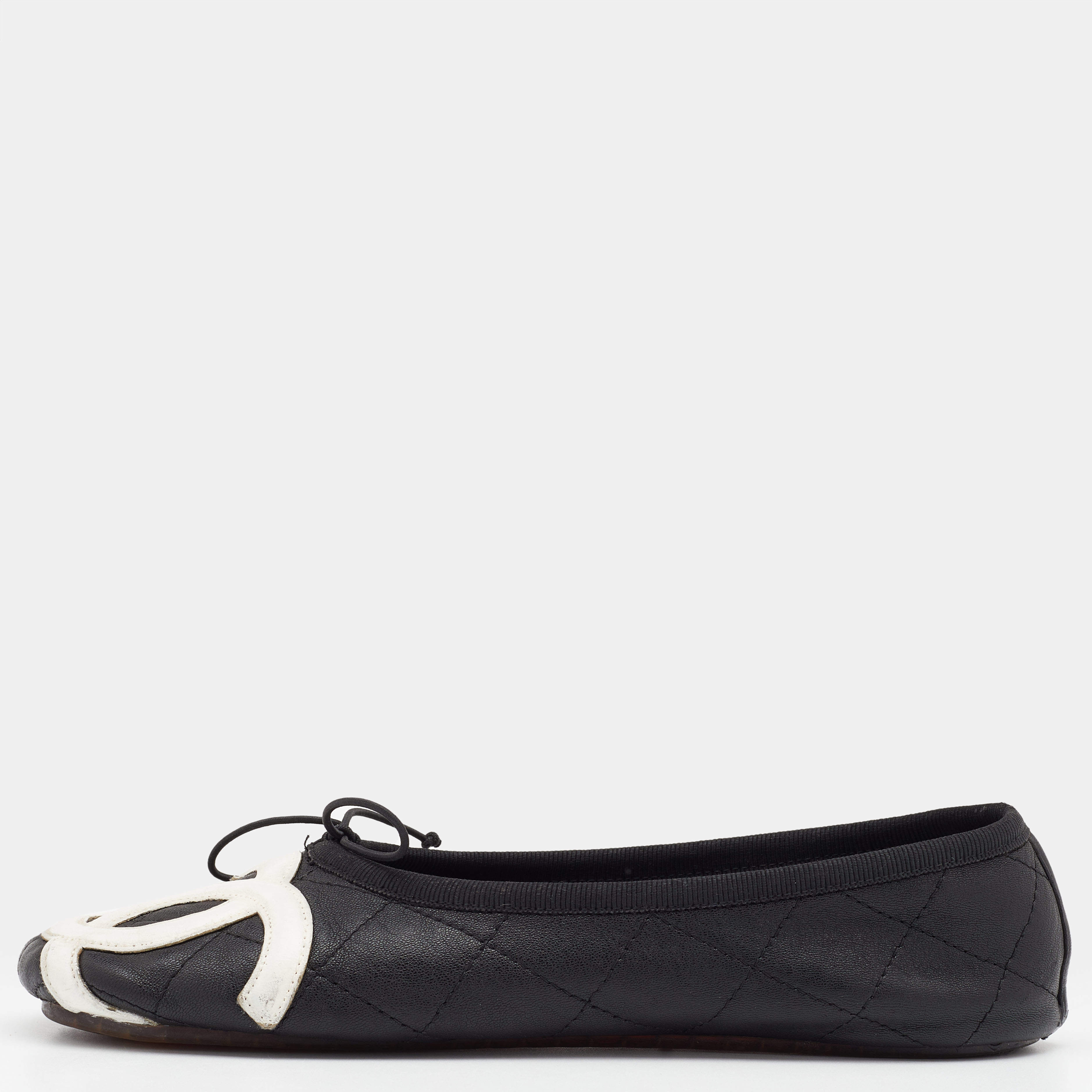 مملوكة مسبقًا Chanel Black Quilted Leather CC Flats Size 36