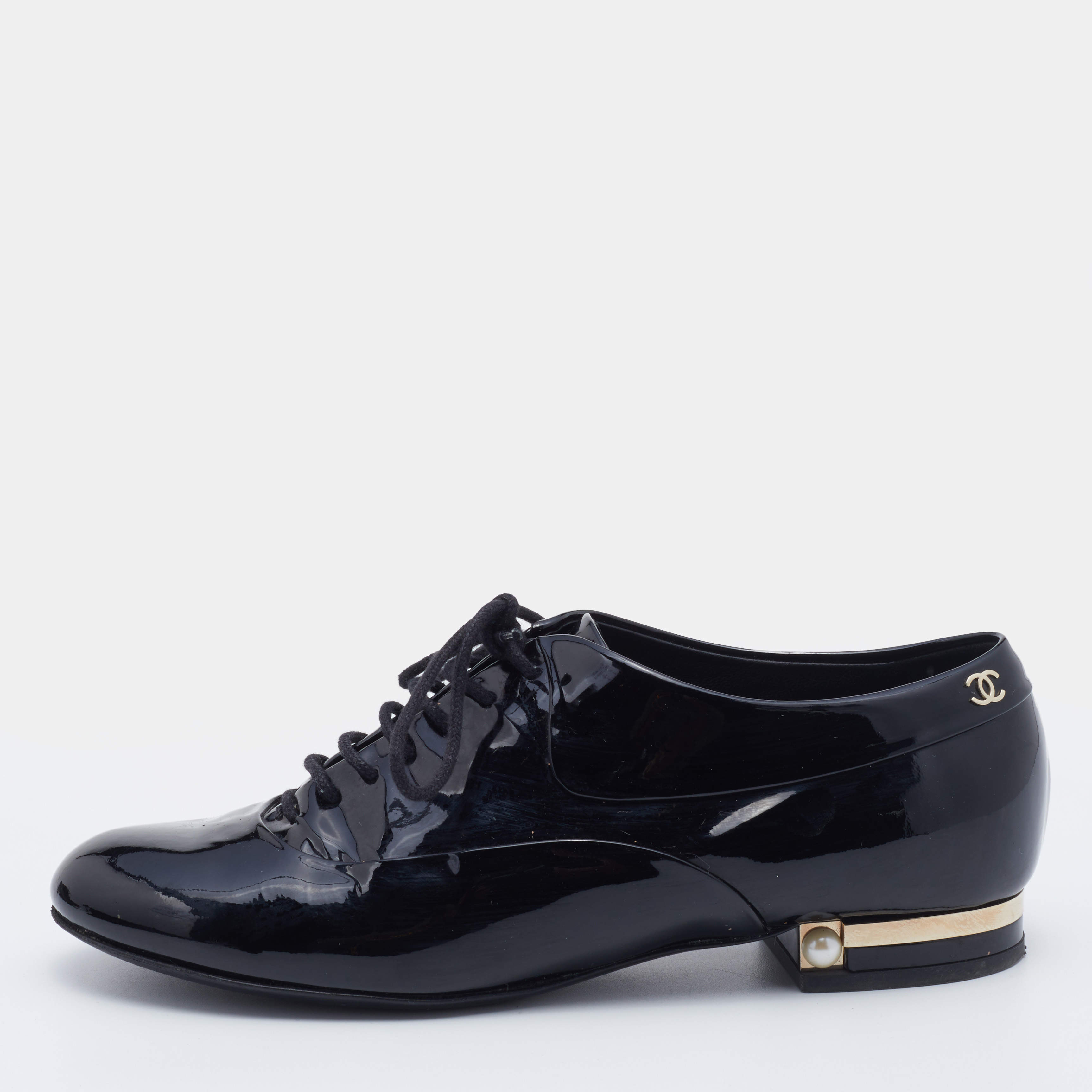 Chanel Black Patent Leather Pearl Embellished Lace Up Oxford Size 36.5