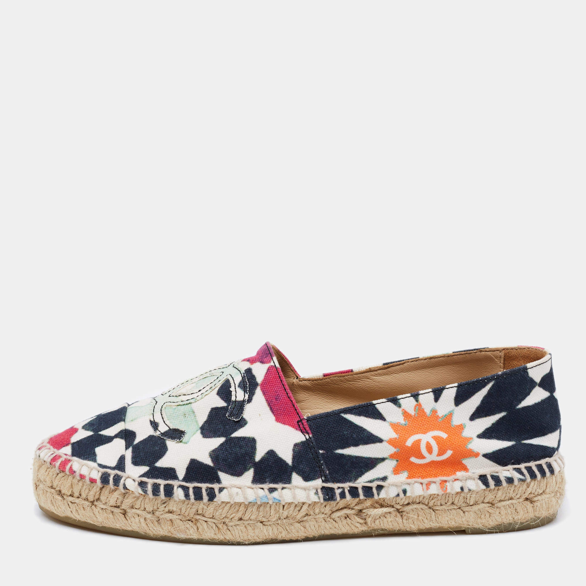 مملوكة مسبقًا Chanel Multicolor Print Canvas CC Cap Toe Espadrille Flats Size 39