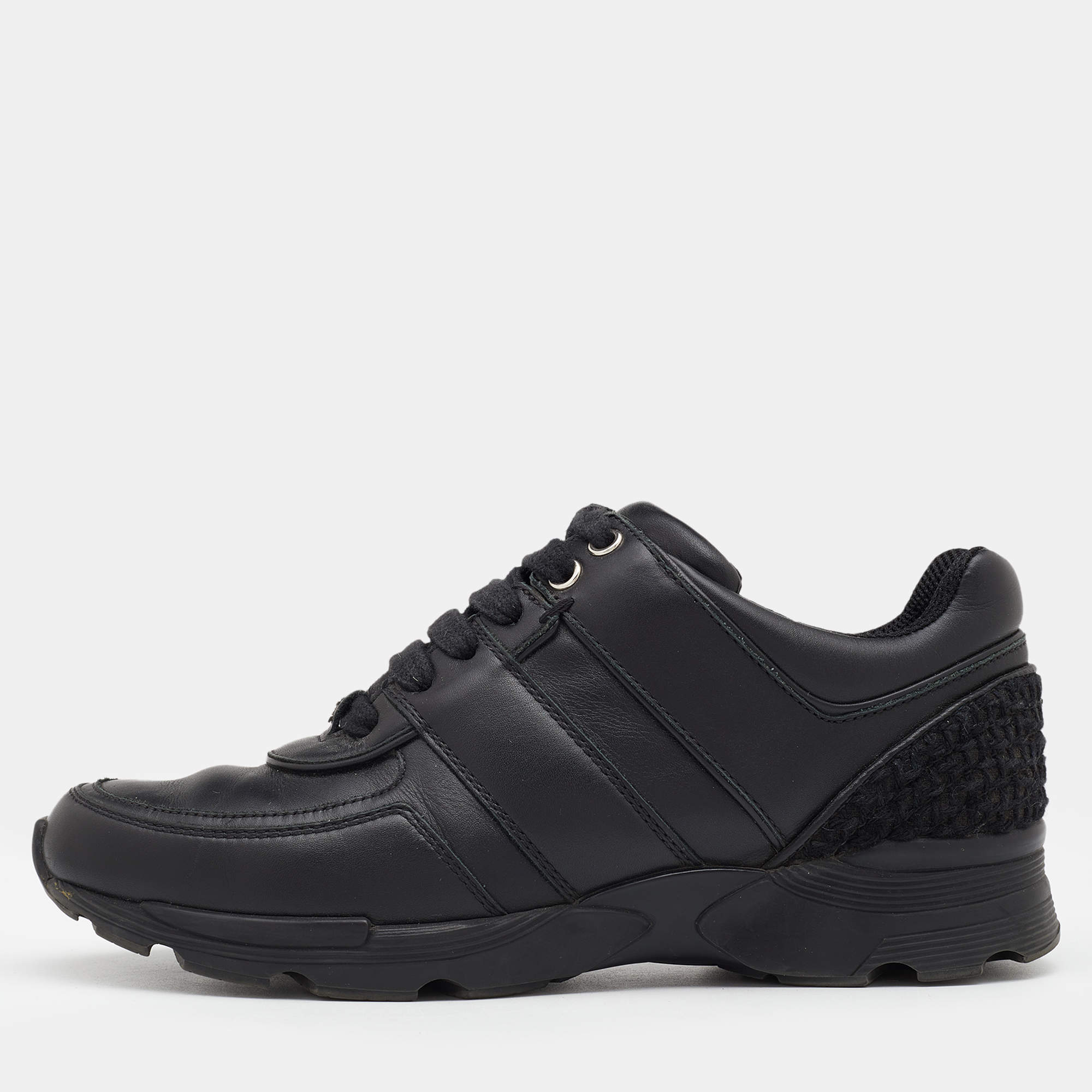 Pre Owned حذاء رياضي شانيل سي سي تويد وجلد أسود بعنق منخفض مقاس 37.5