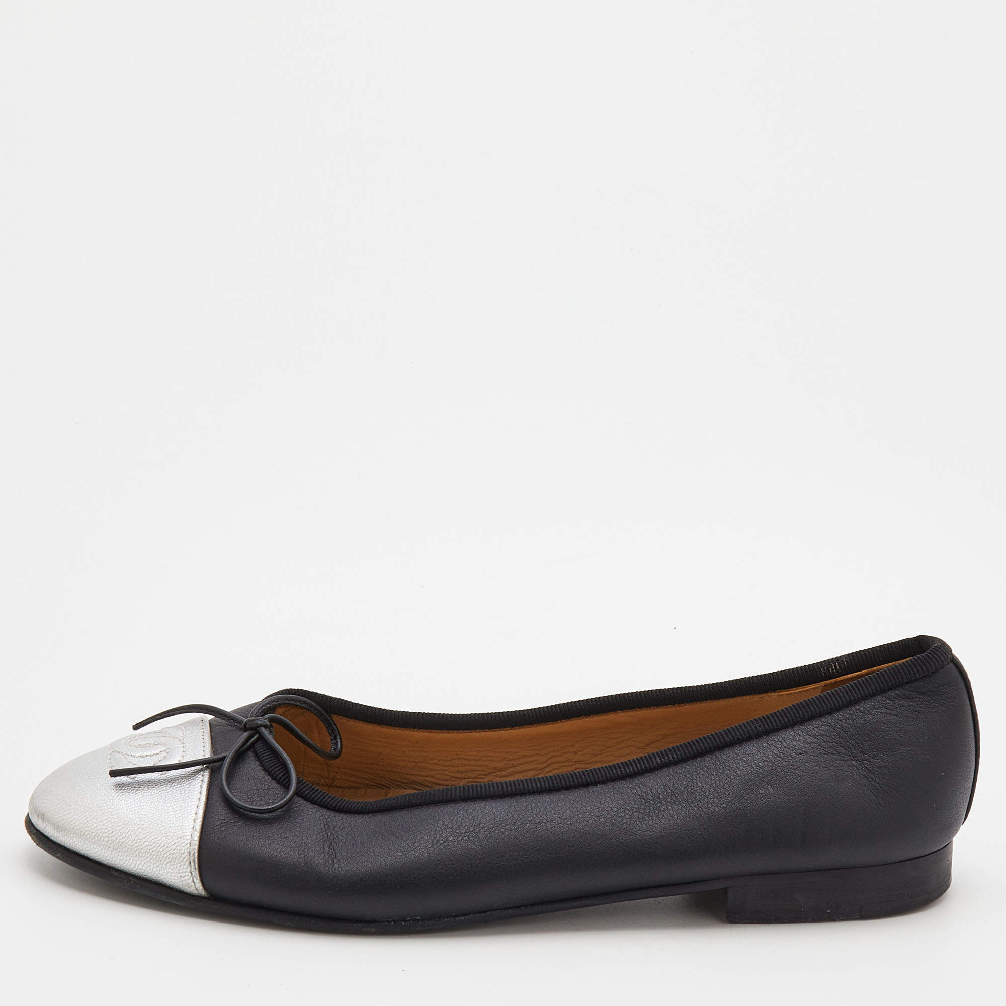 靴 CHANEL Coco Mark Ballerina SILVER BLACK CHANEL Authentic Flat Shoes Leather Fabric Silver Black