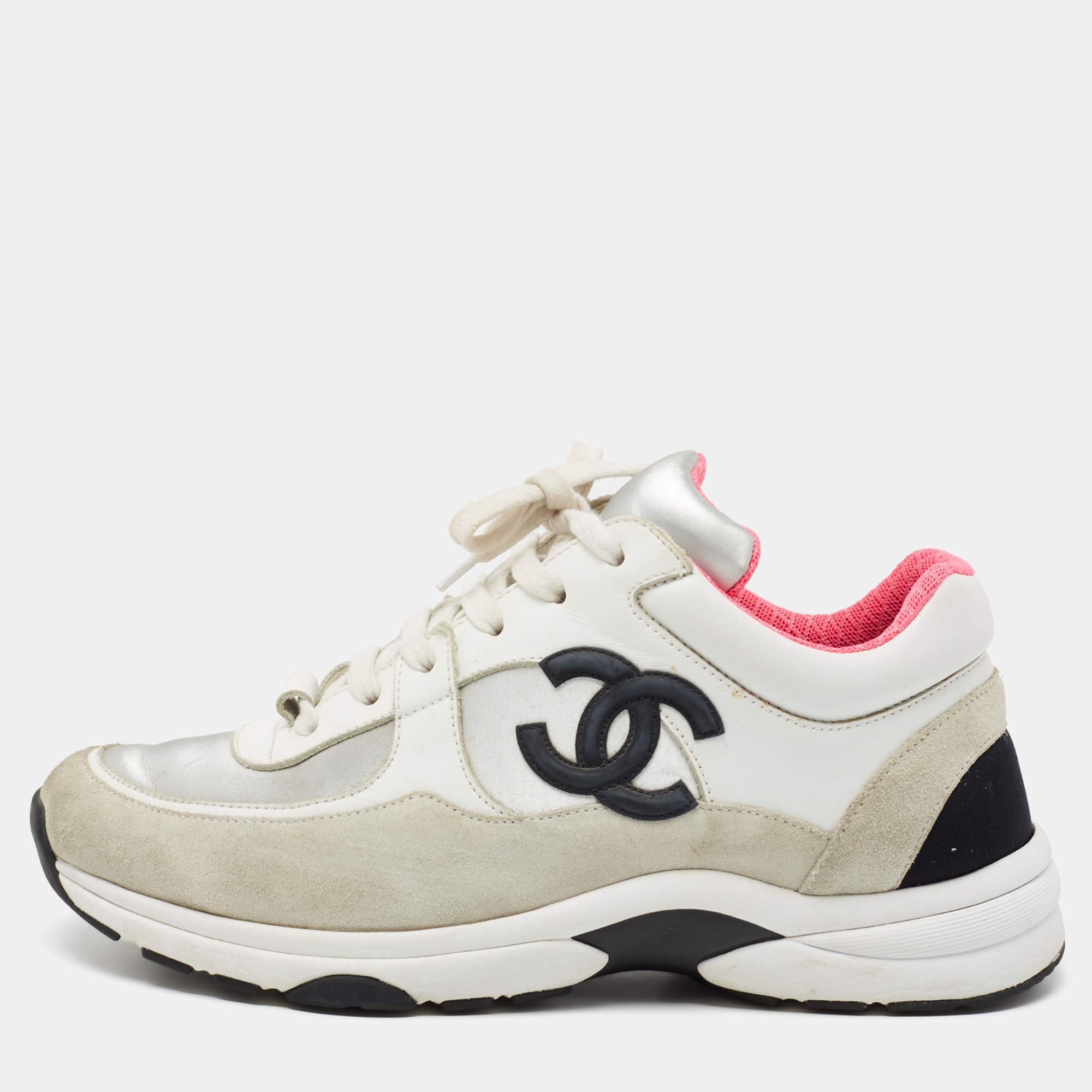 مملوكة مسبقًا Chanel Tri-Color Leather, Suede and Fabric CC Low-Top Sneakers Size 38.5