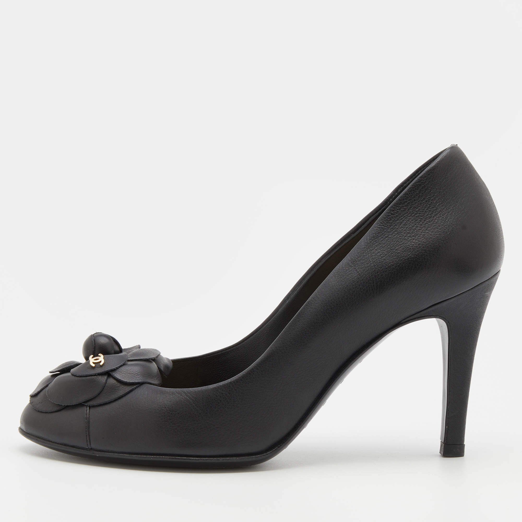 Pre Owned Chanel Black Leather CC Camellia Pumps Size 38