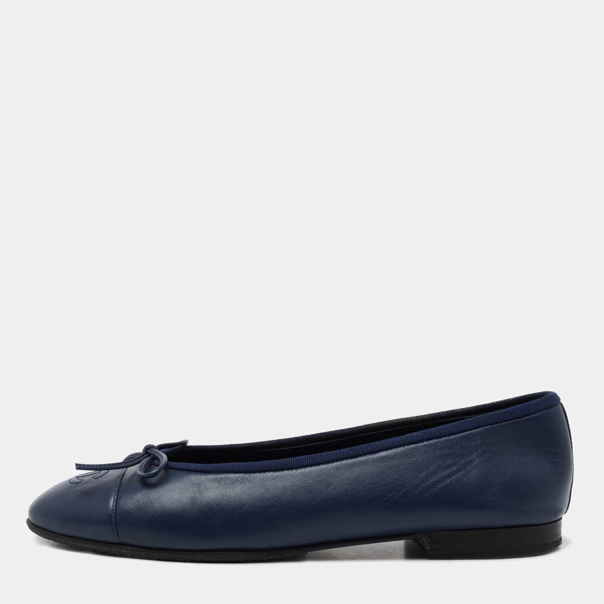 Pre Owned Chanel Navy Blue Leather CC Cap Toe Bow Ballet Flats Size 39