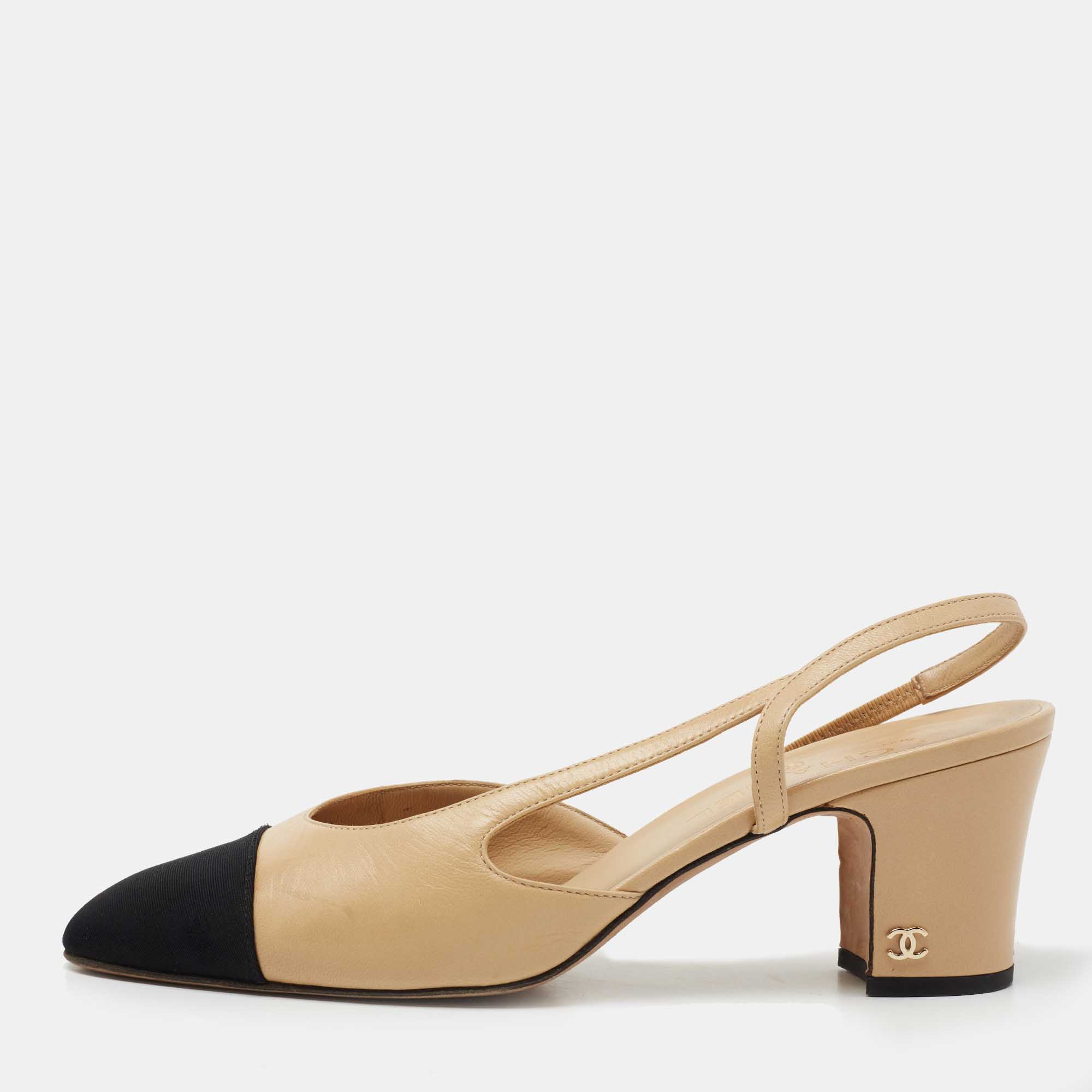 مملوكة مسبقًا Chanel Beige/Black Leather and Fabric Cap-Toe CC Slingback D'orsay Pumps Size 39.5