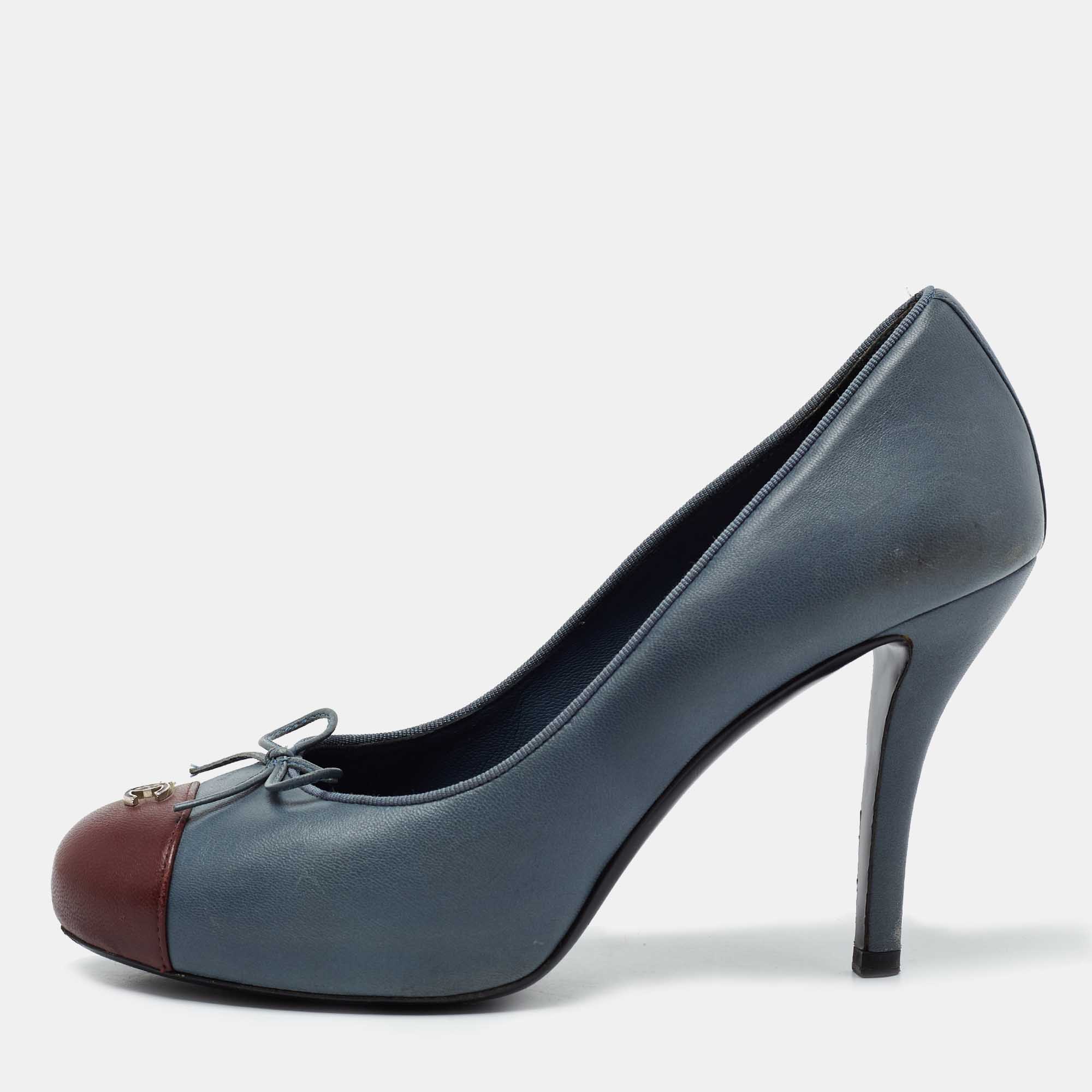Chanel Slate Gray/Burgundy Leather CC Cap-Toe Bow Pumps Size 38.5