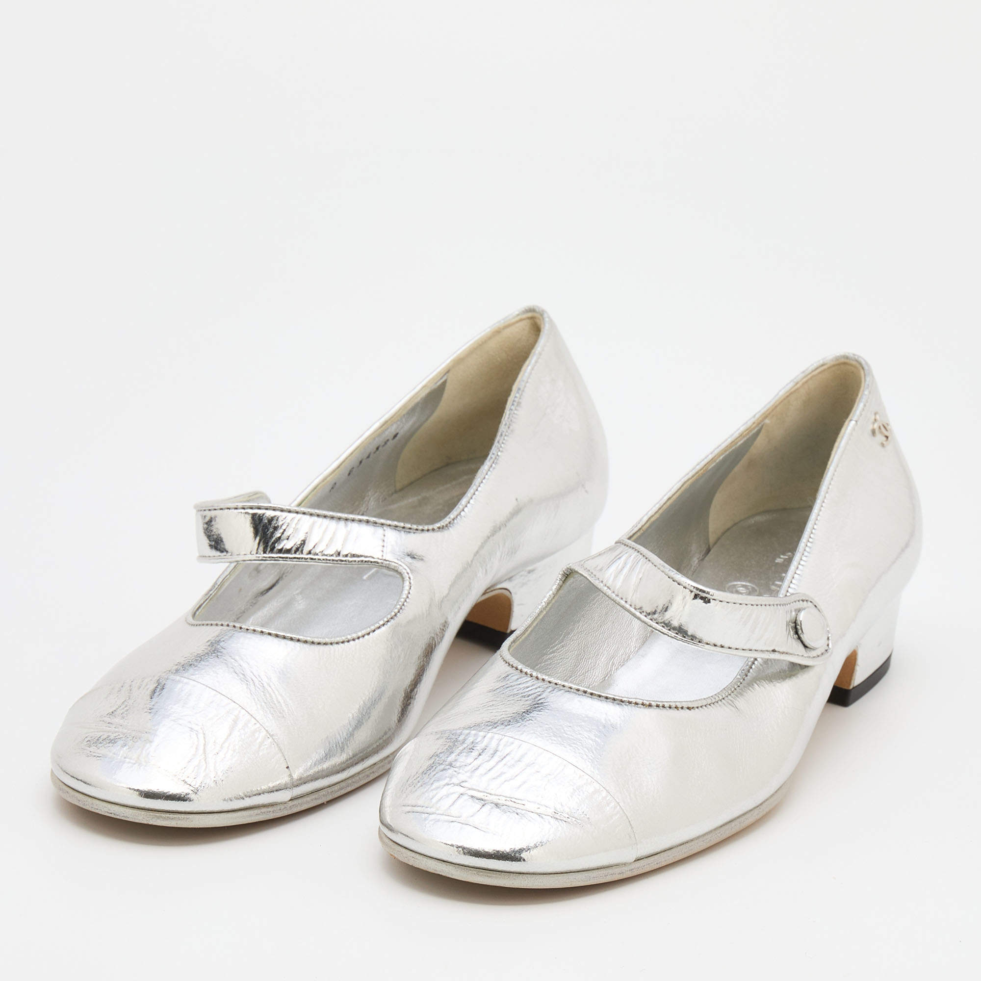 Chanel Metallic Silver Leather CC Cap Toe Mary Jane Pumps Size 38
