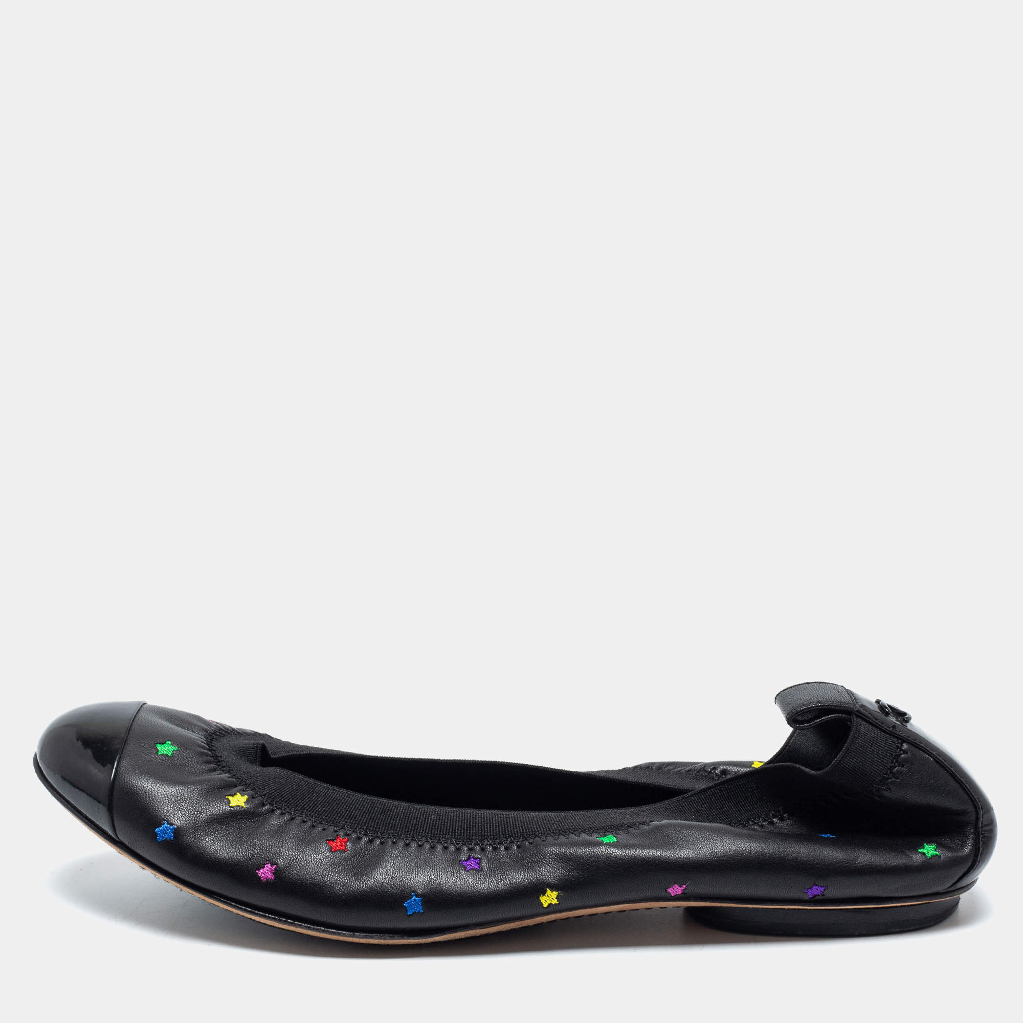 Pre Owned Chanel Black Leather Star Srunch Ballet Flats Size 38.5