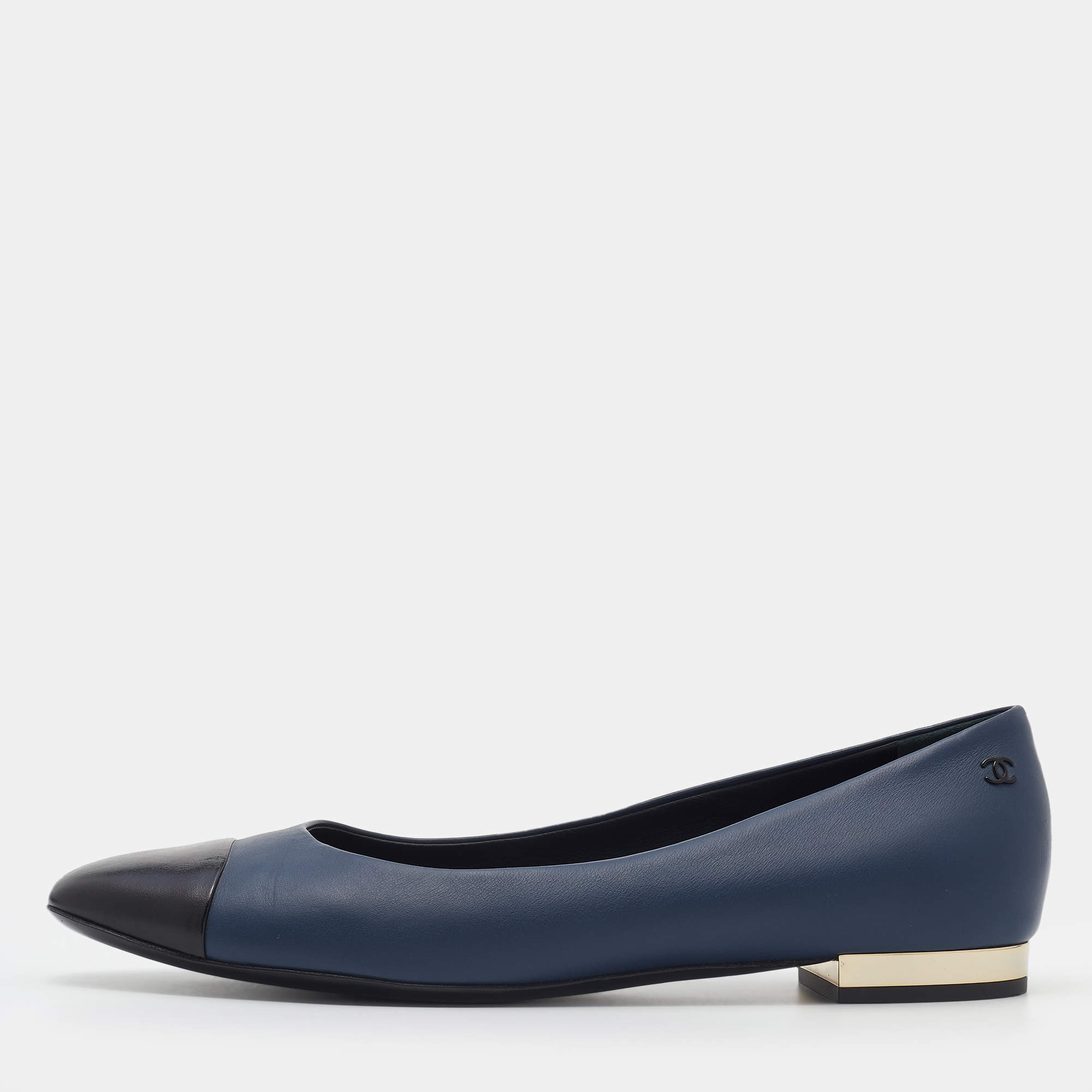Pre Owned Chanel Blue/Black Leather CC Ballet Flats Size 39.5