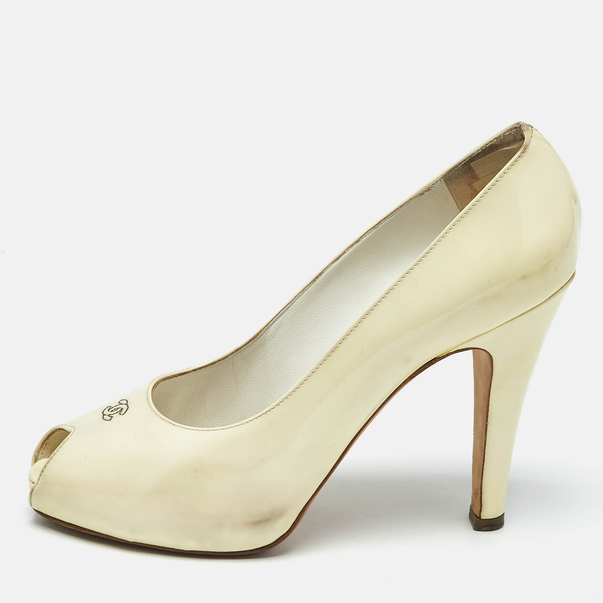 Pre Owned Chanel Cream Patent Leather CC Peep Toe Pumps Size 39.5