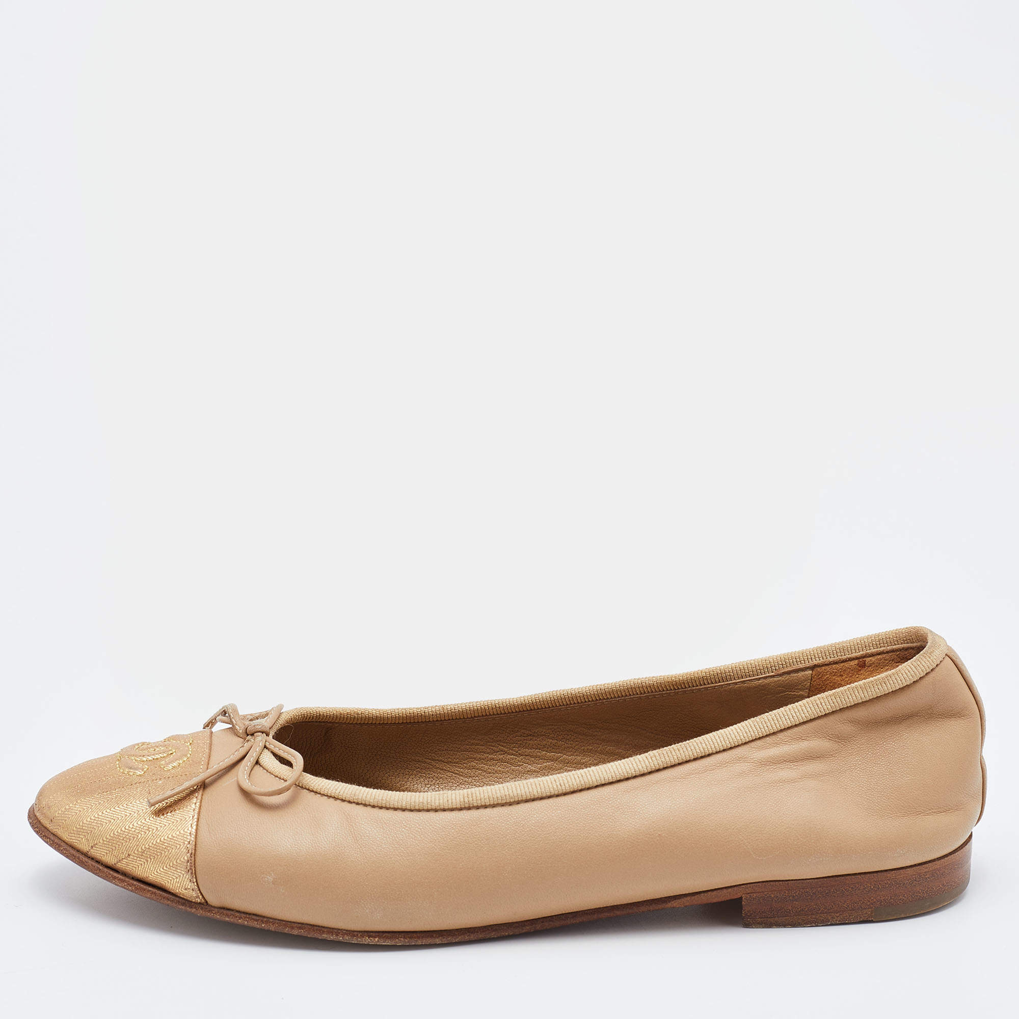 Chanel Beige Leather CC Cap Toe Ballet Flats Size 37.5