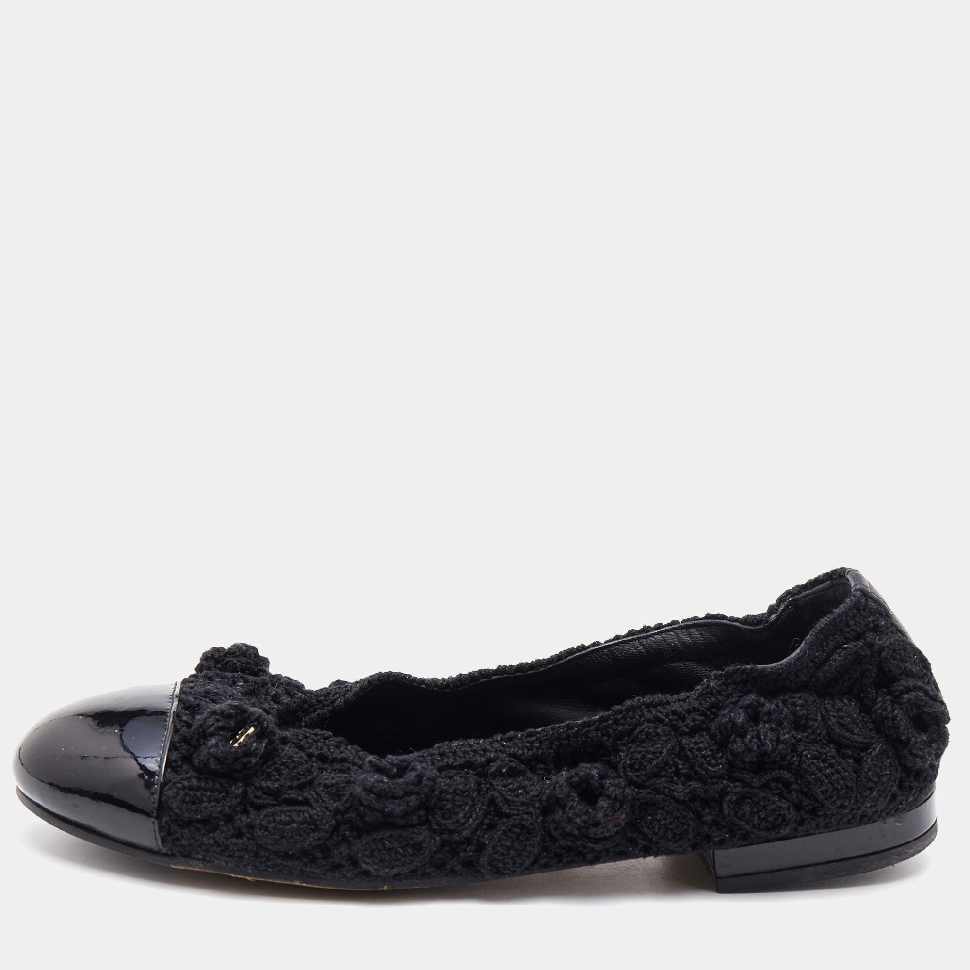 Pre Owned Chanel Black Patent Leather and Crochet Camellia CC Cap Toe Ballet Flats Size 36.5