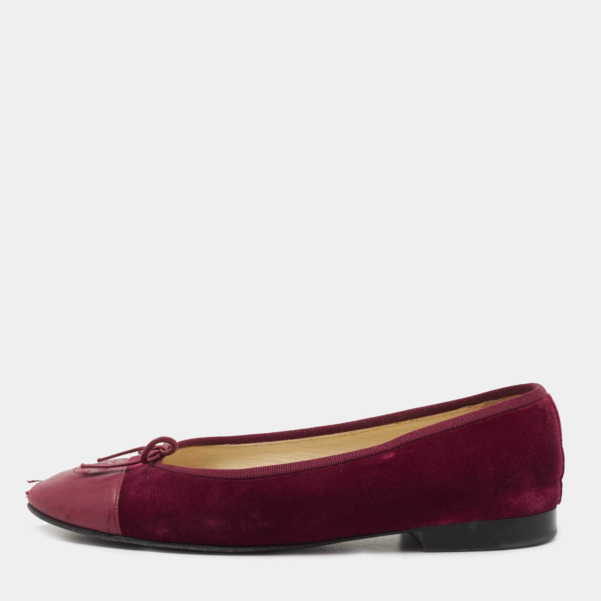Pre Owned Chanel Burgundy Velvet and Leather CC Ballet Flats Size 38