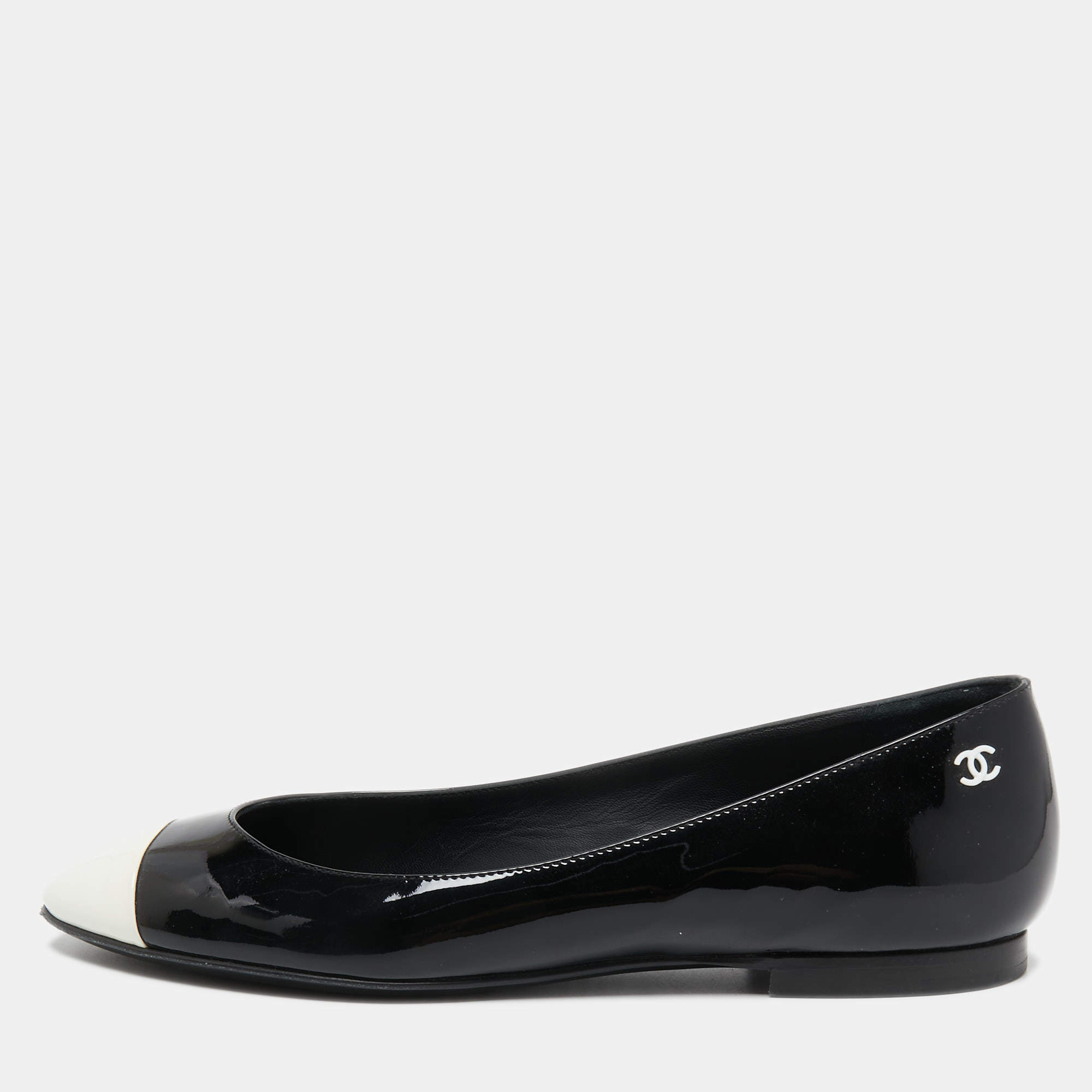 Chanel Black/White Patent Leather Cap Toe CC Ballet Flats Size 38 ...