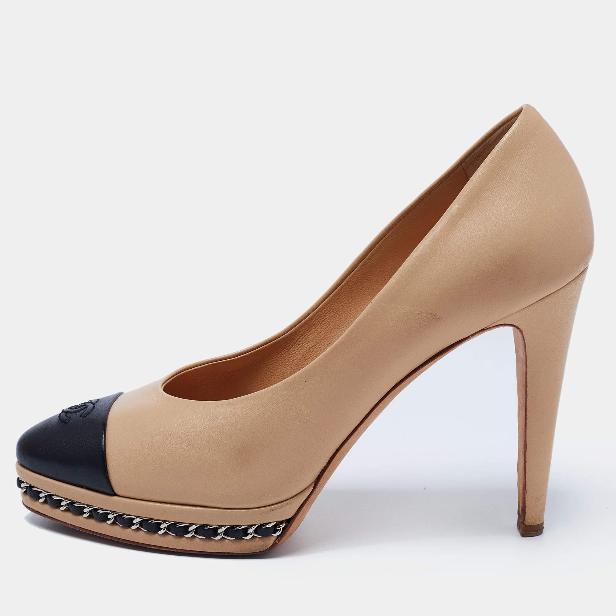 Pre Owned Chanel Beige/Black Leather Cap Toe Chain Link Pumps Size 39