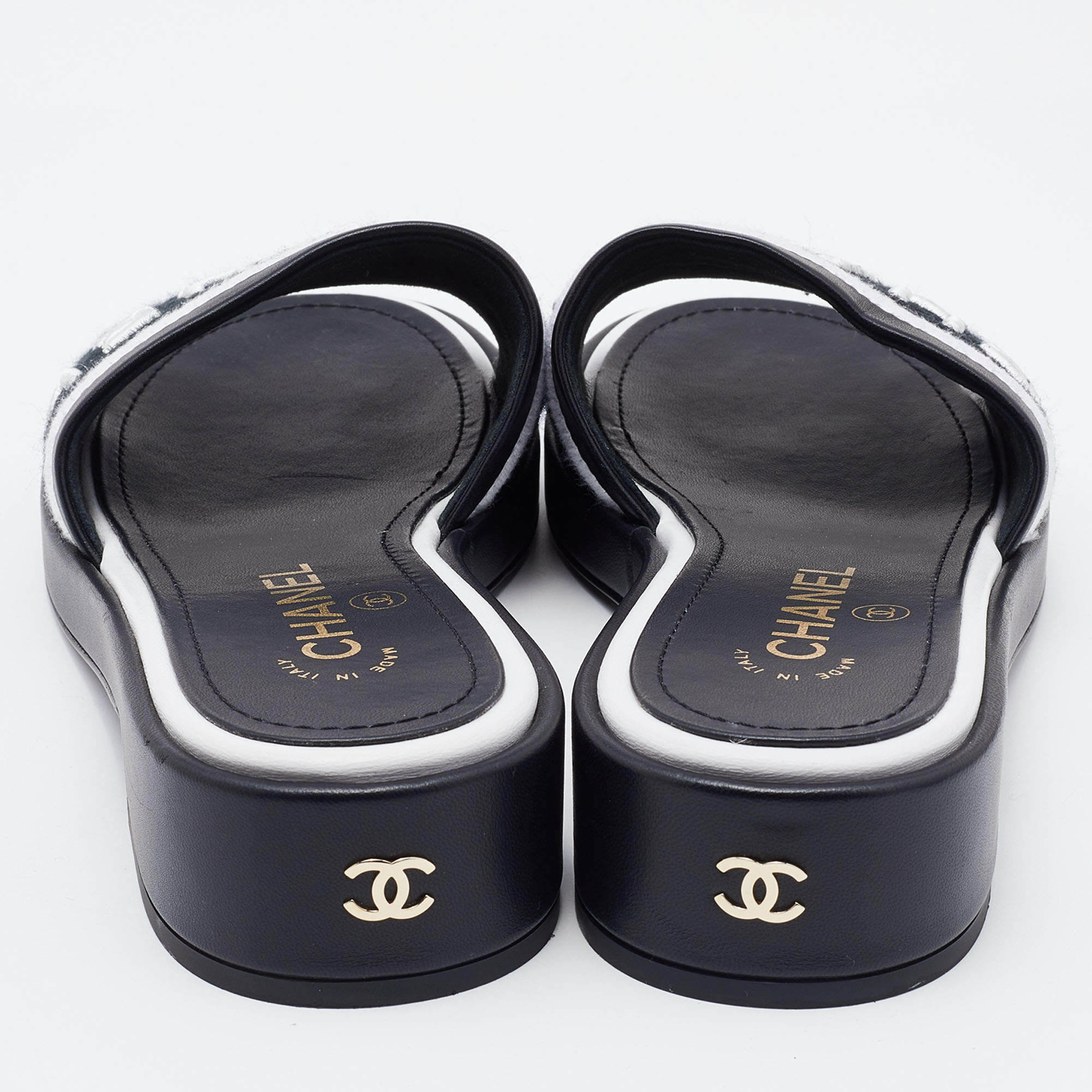 Chanel hot sale vinyl slides