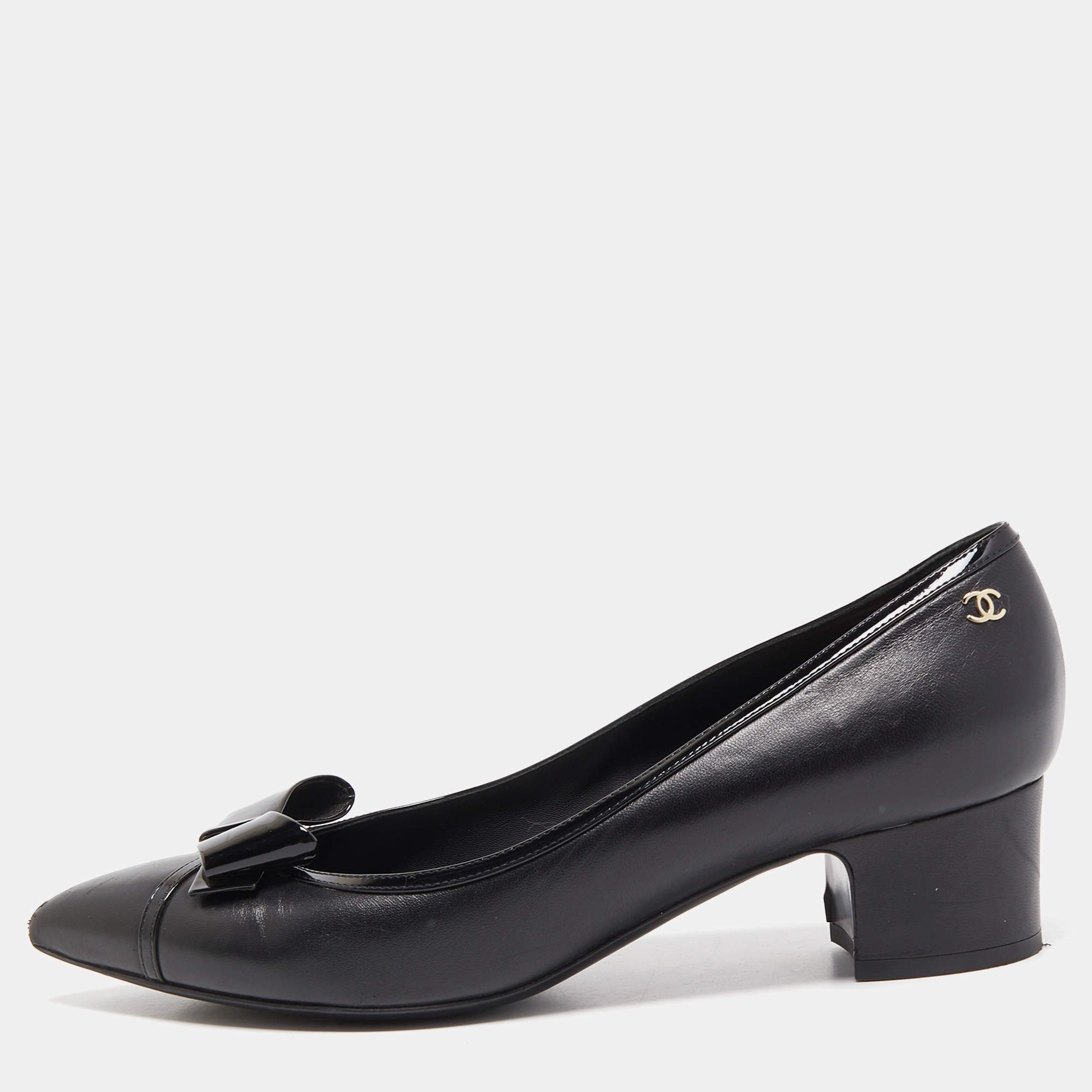 Pre Owned Chanel Black Leather Bow CC Block Heel Pumps Size 39.5