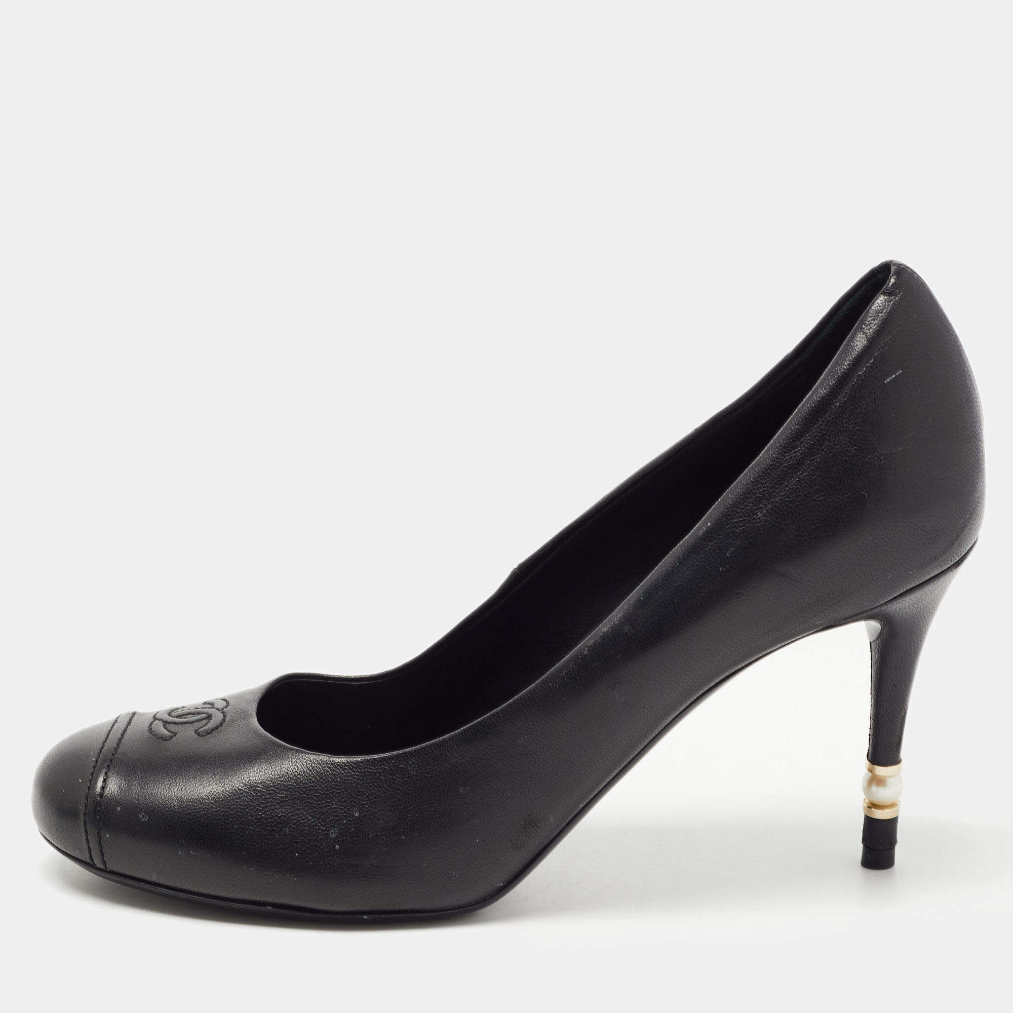 Pre Owned Chanel Black Leather CC Faux Pearl Heel Pumps Size 37.5