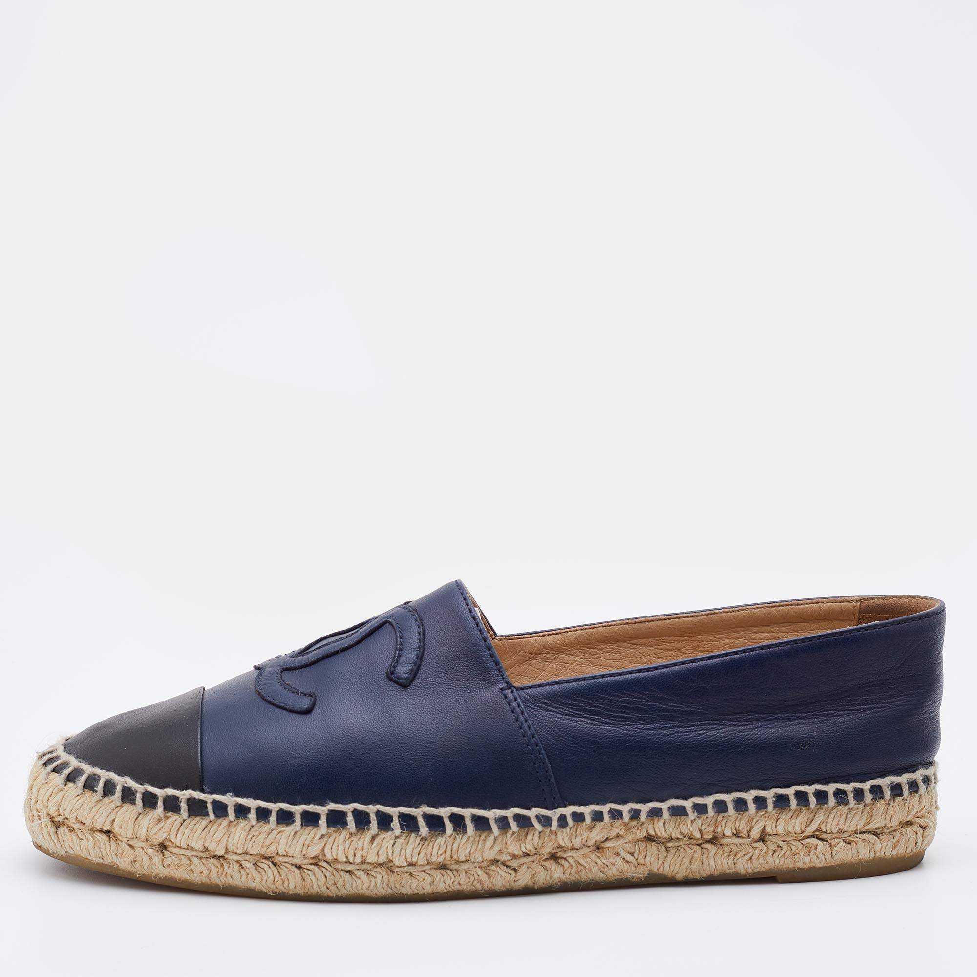 Pre Owned Chanel Blue/Black Leather CC Cap Toe Espadrilles Flats Size 40