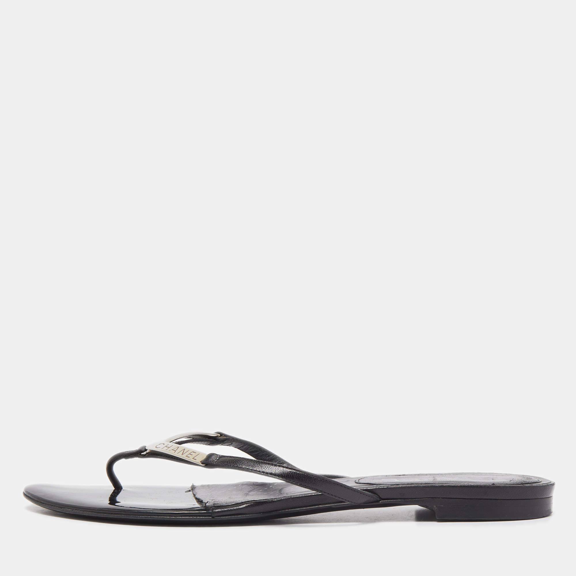 Pre Owned Chanel Black Leather Thong Flats Size 38.5