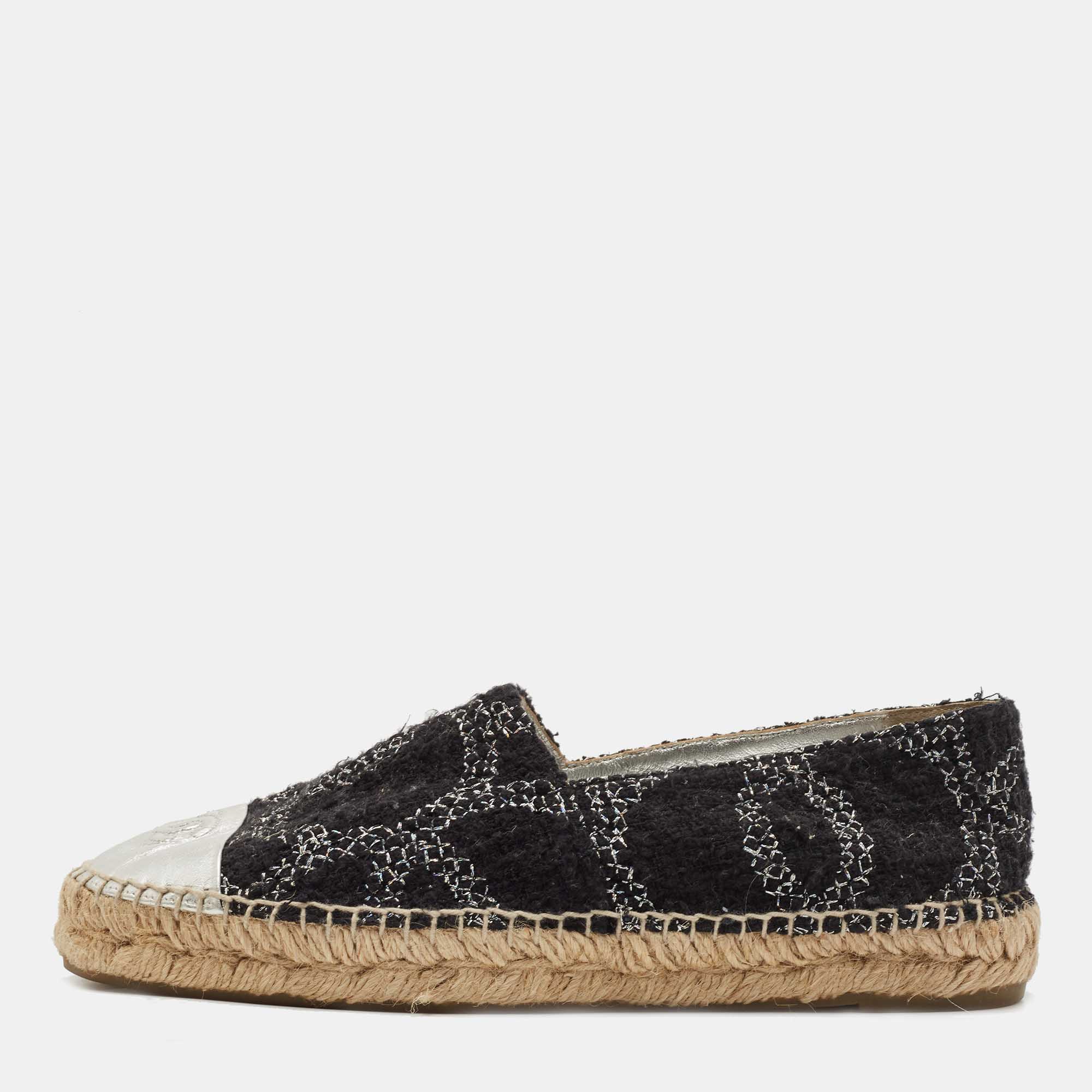 Pre Owned Chanel Black/Silver Tweed and Leather Cap Toe CC Espadrille Flats Size 39