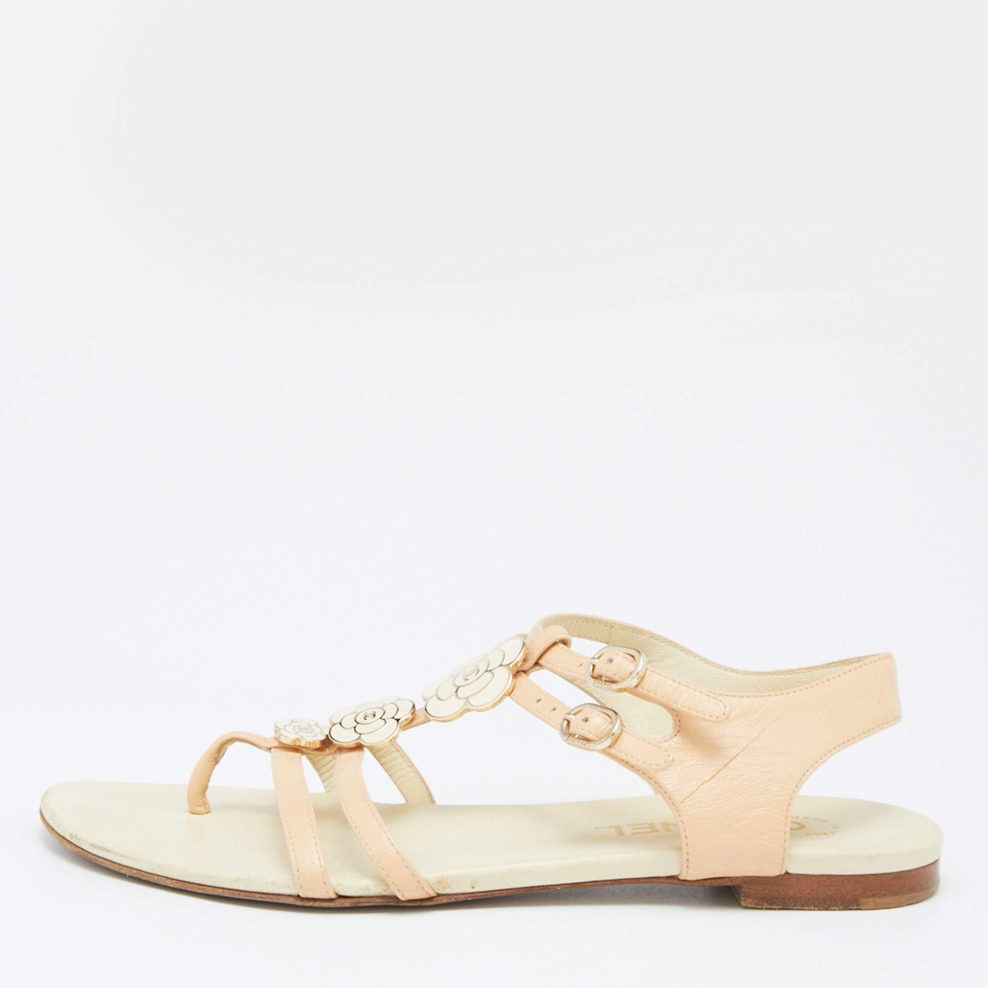 Chanel Beige/Cream Leather Camelia Thong Flat Sandals Size 37.5