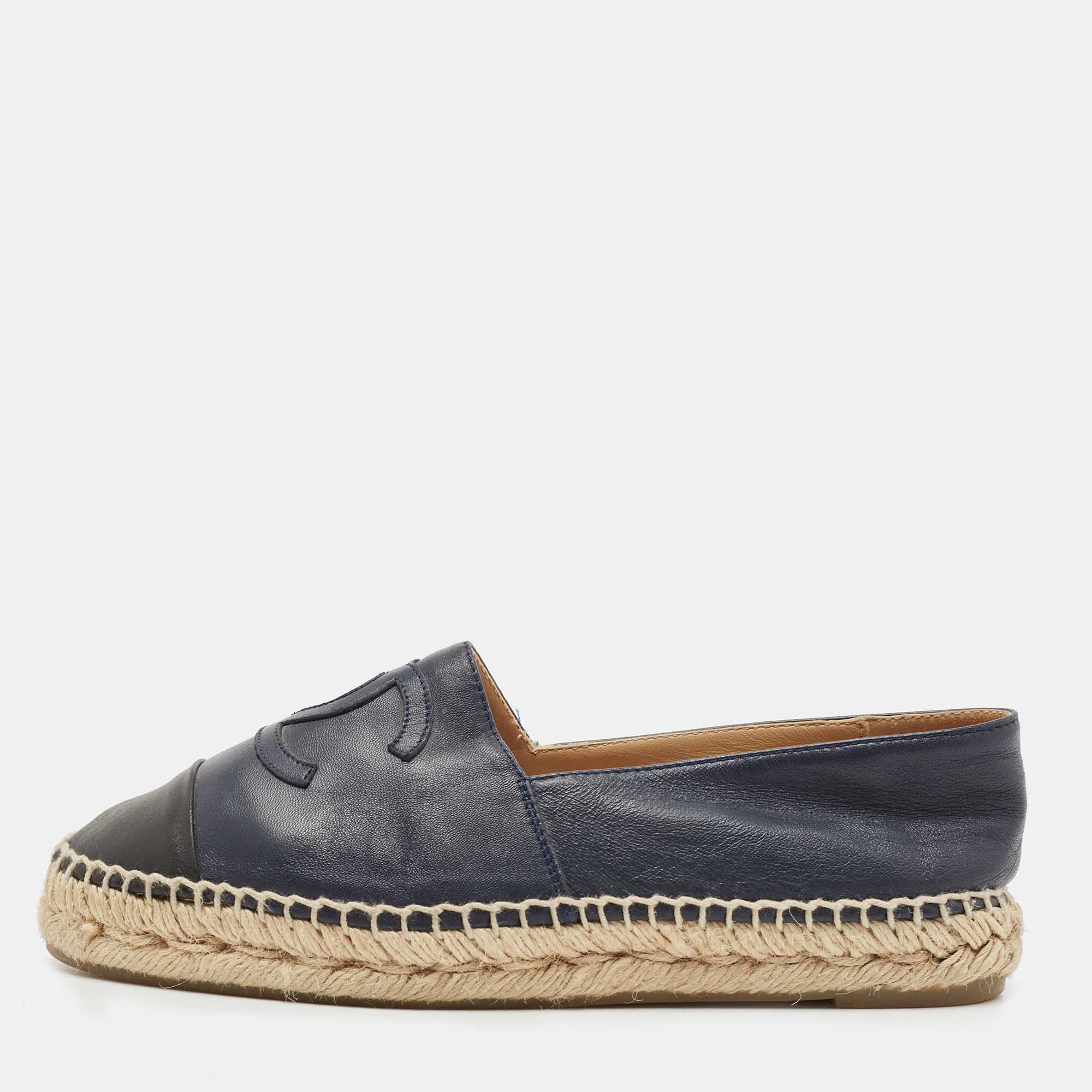 Chanel Two Tone Leather CC Cap Toe Espadrille Flats Size 37 