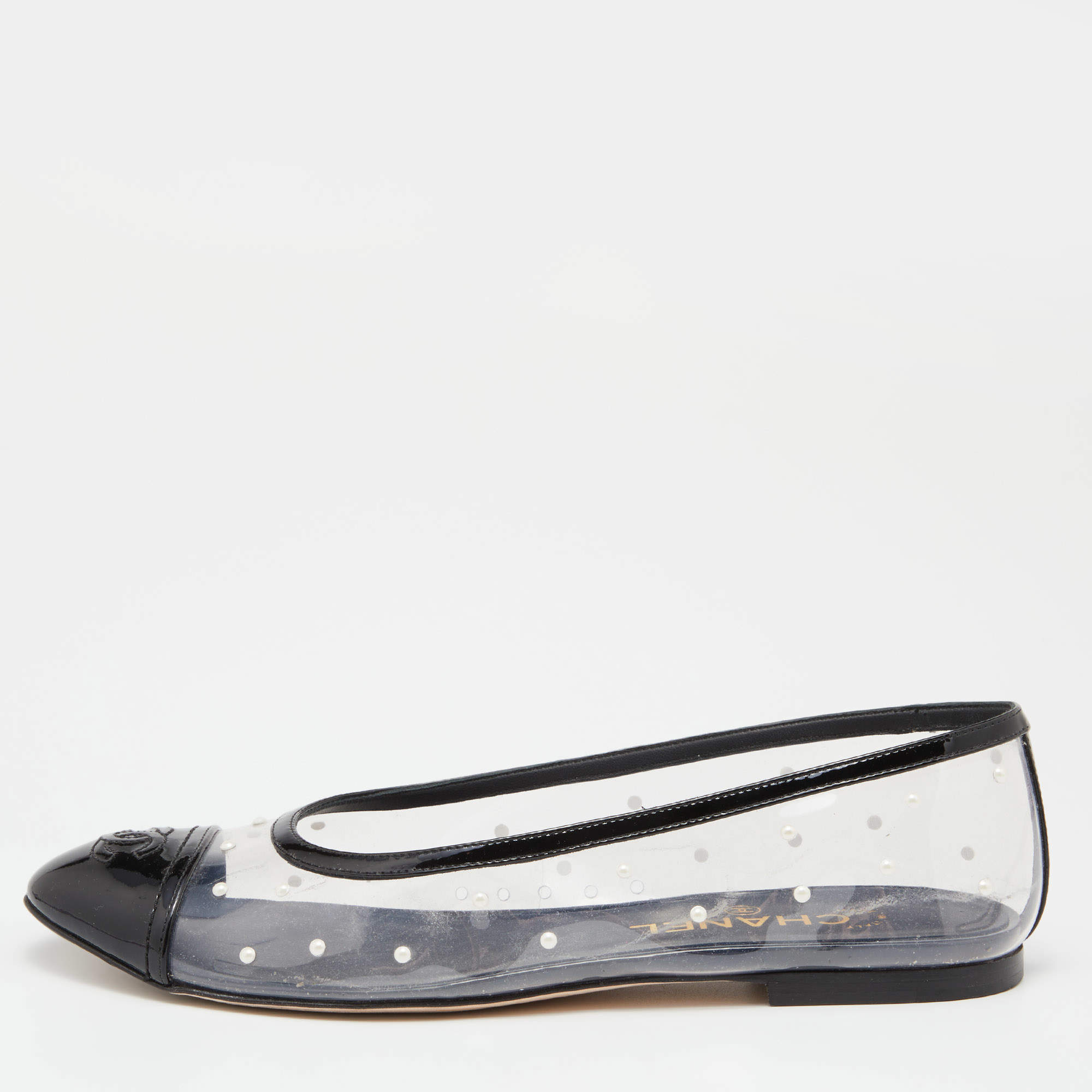 Pre Owned Chanel Black PVC and Patent Leather Pearl CC Cap Toe Ballet Flats Size 39