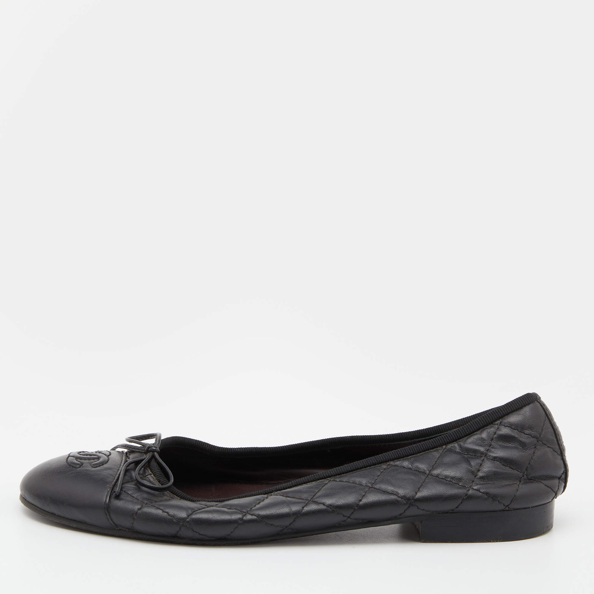 Pre Owned Chanel Black Quilted Leather CC Bow Ballet Flats Size 37.5