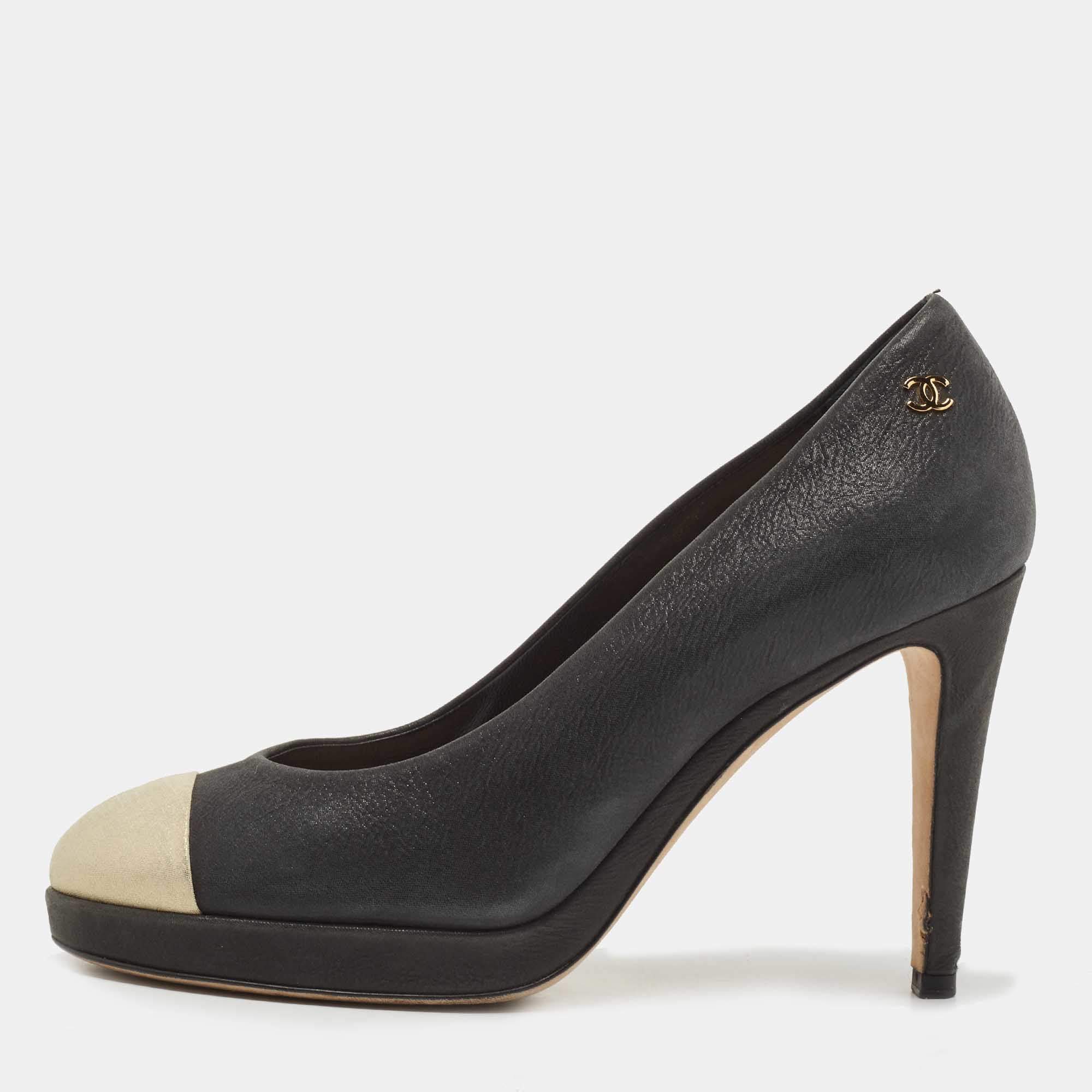 Pre Owned Chanel Two Tone Suede CC Cap Toe Platform Pumps Size 36.5