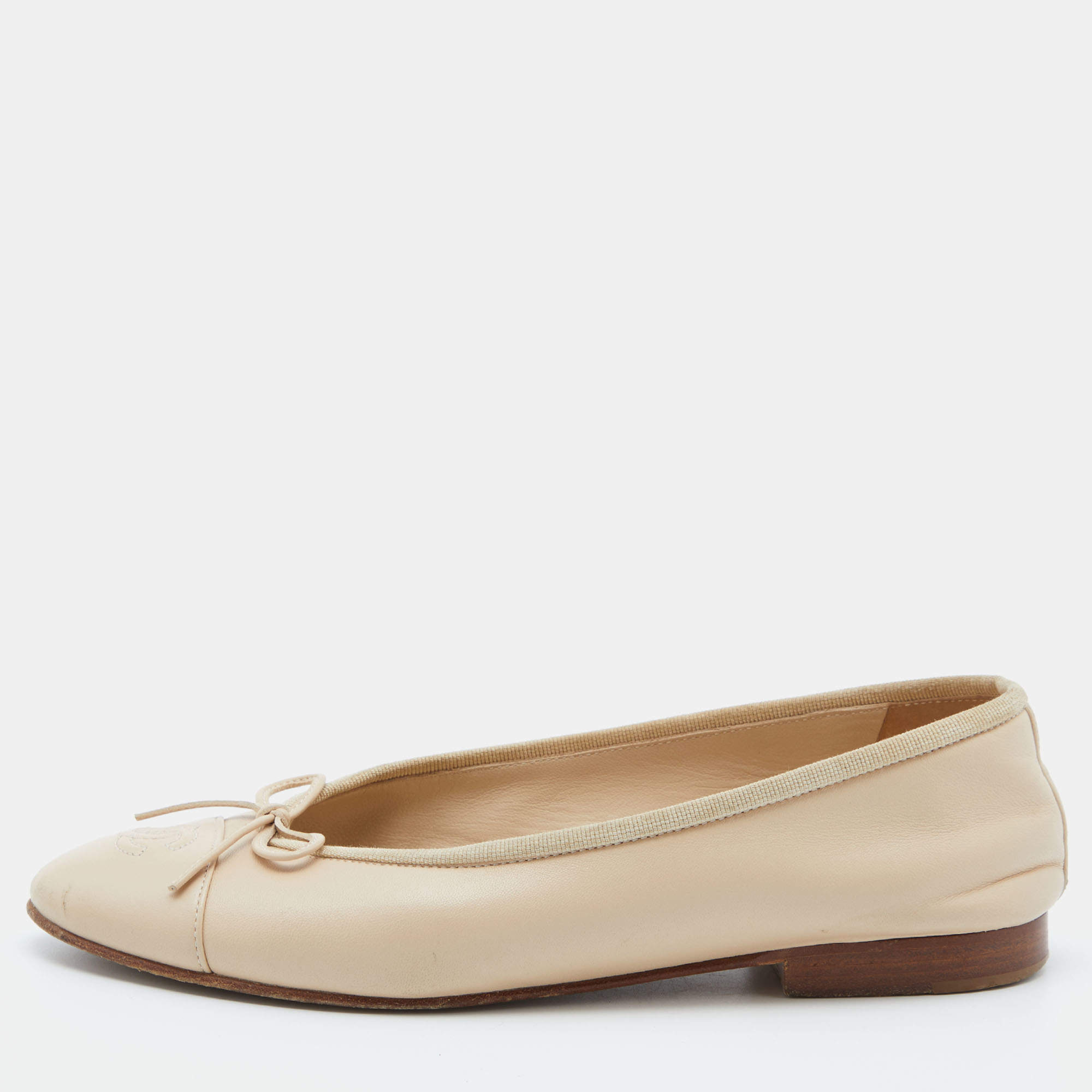 Chanel Beige Leather CC Bow Ballet Flats Size 37.5