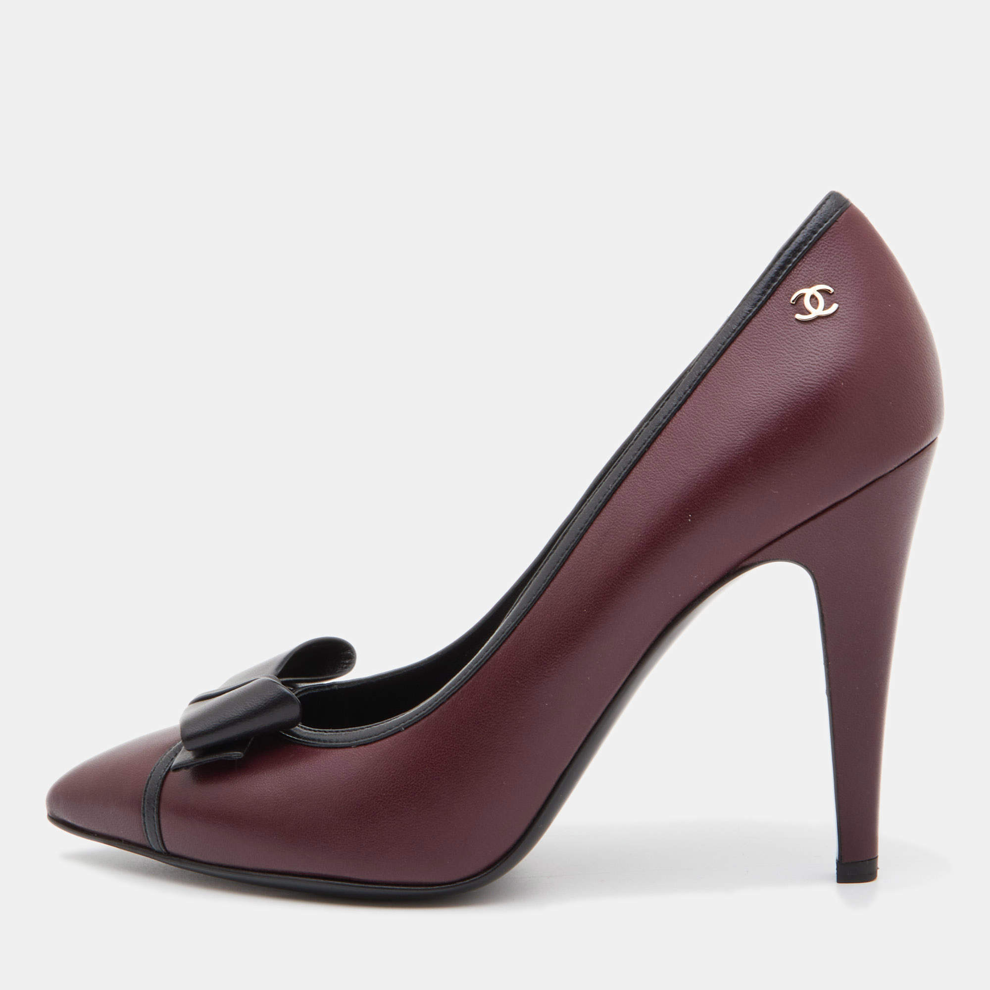 Pre Owned Chanel Burgundy/Black Leather CC Bow Pointed Pumps Size 38.5