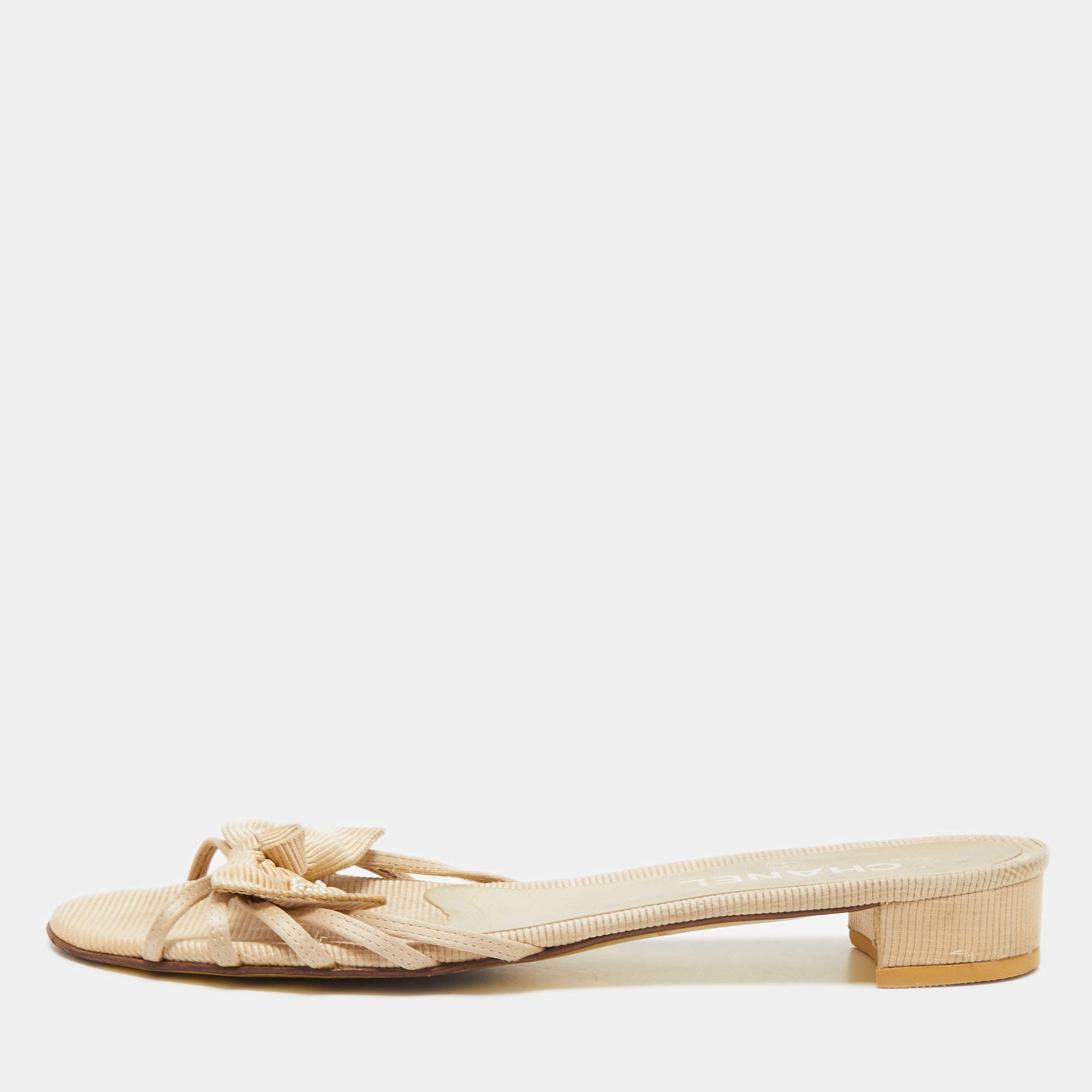 Pre Owned Chanel Beige Fabric CC Bow Strappy Flat Slides Size 38
