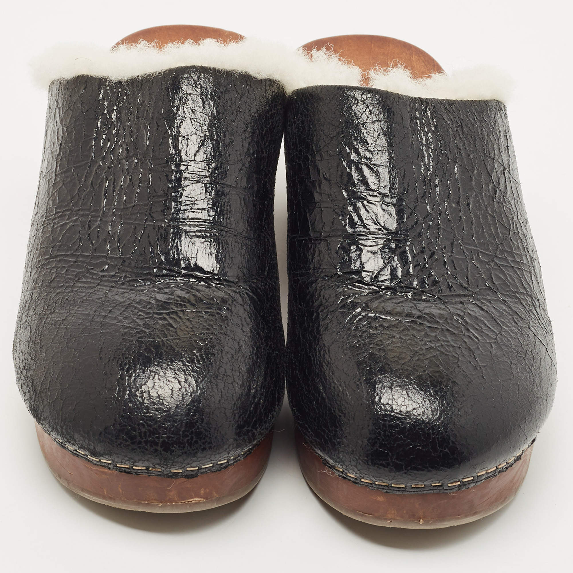 Chanel Black Leather and Fur Slip On Clogs Size 39 Chanel