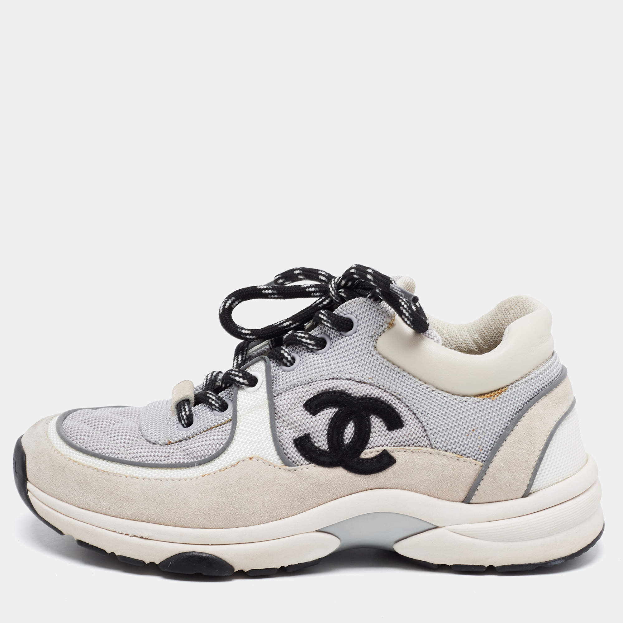 مملوكة مسبقًا Chanel Tricolor Mesh and Suede CC Low Top Sneakers Size 36