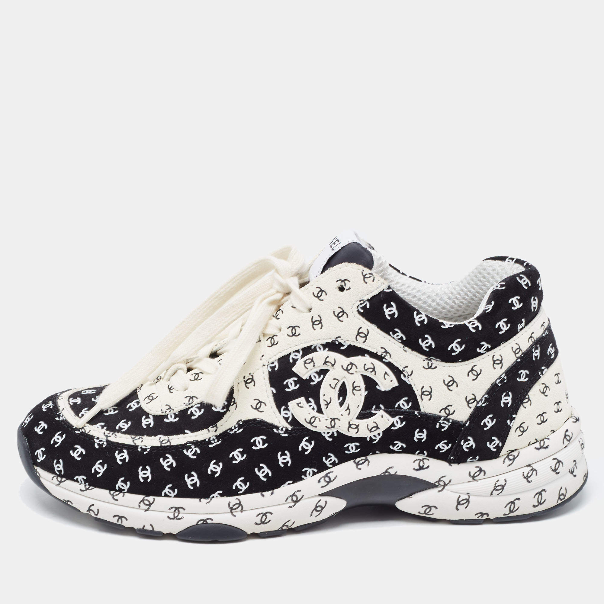 Pre Owned Chanel Black/White Suede CC Low Top Sneakers Size 39.5